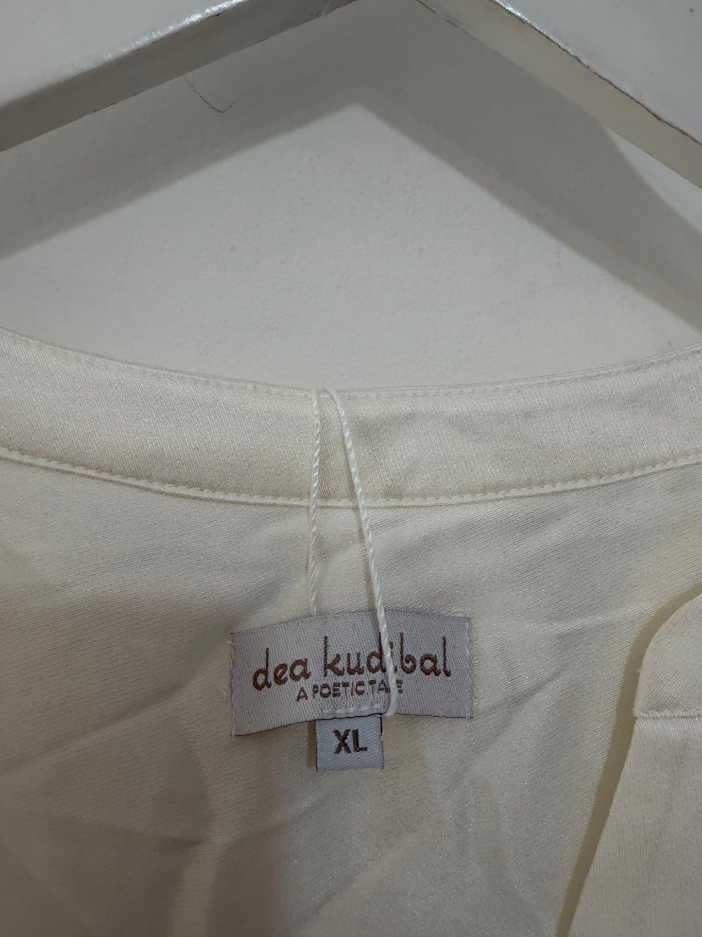 Preloved Cream Mulberry Silk 90% Dea Kudibal Silk Blouse, XL