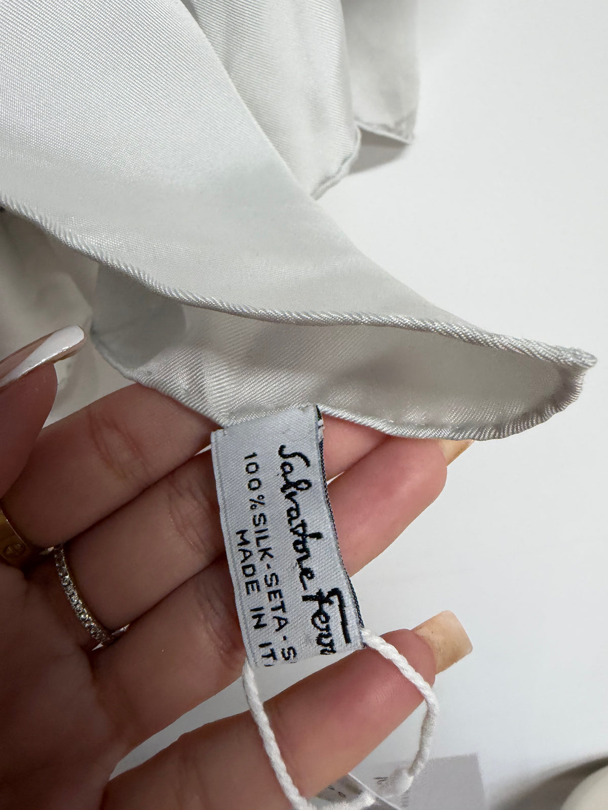 Preloved Salvatore Ferragamo Scarf Grey