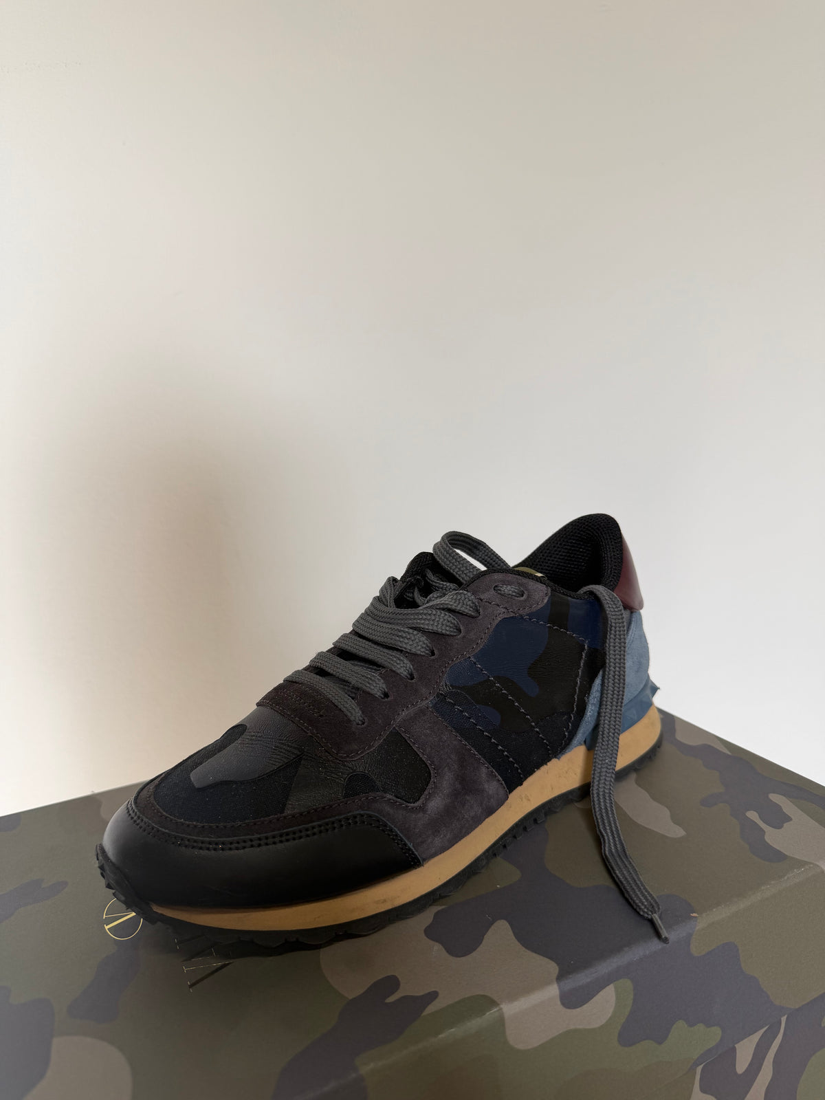 Preloved Valentino Garavani Shoes, Size 5 Navy and Brown