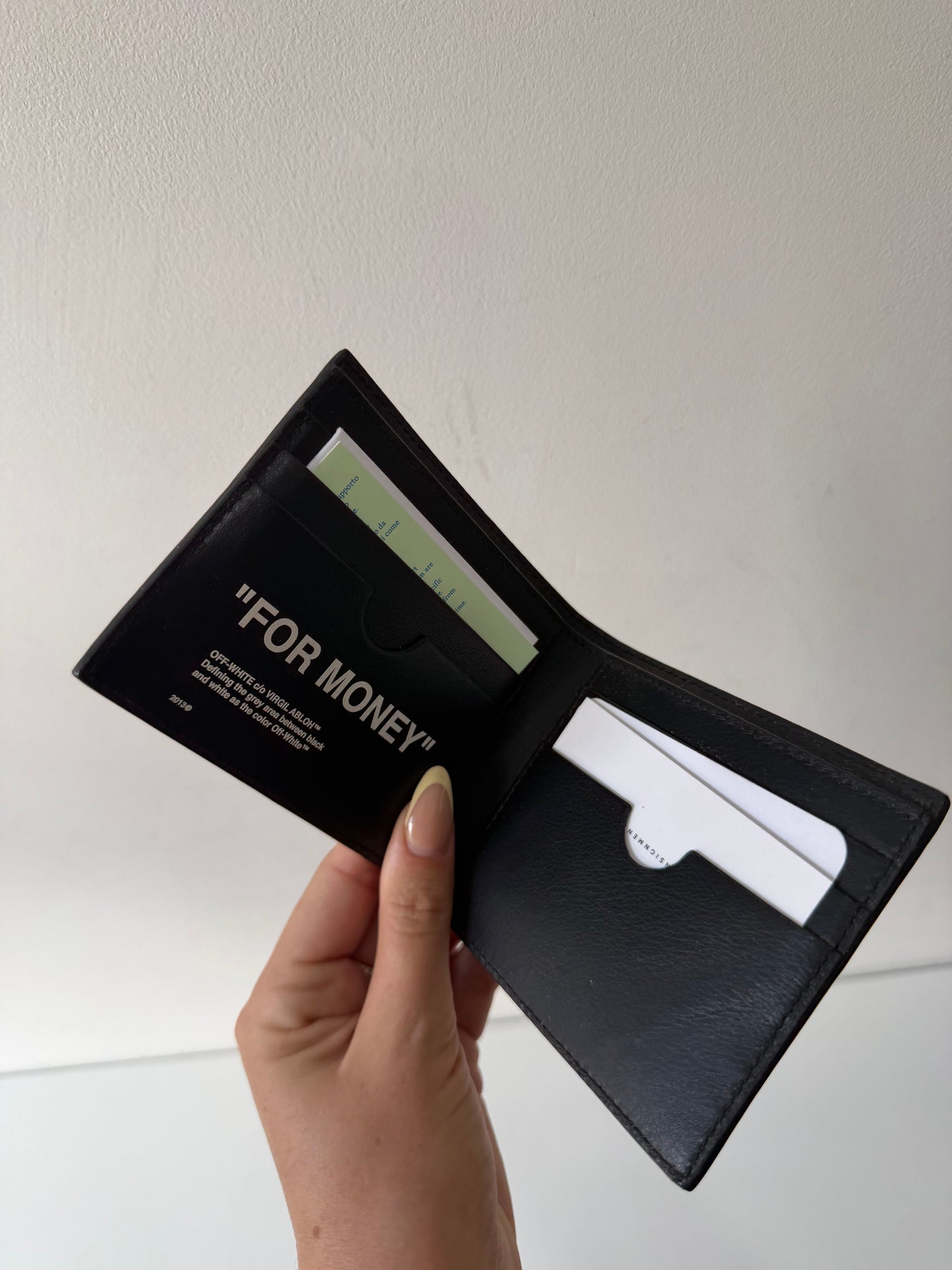 Preowned but NEW, Black Off White Wallet
