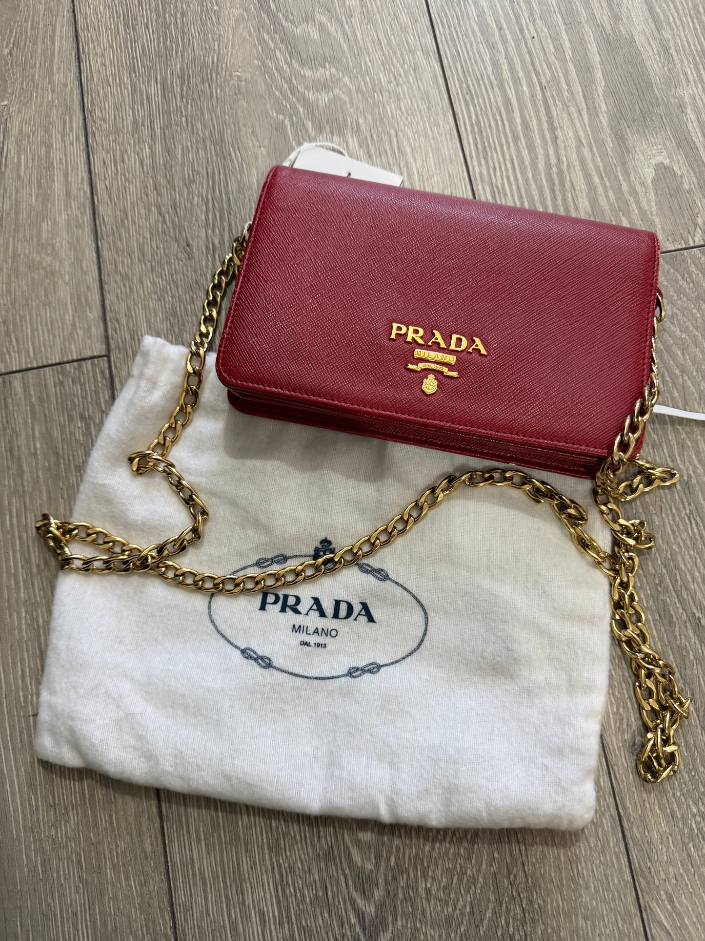 Red Prada Wallet on chain