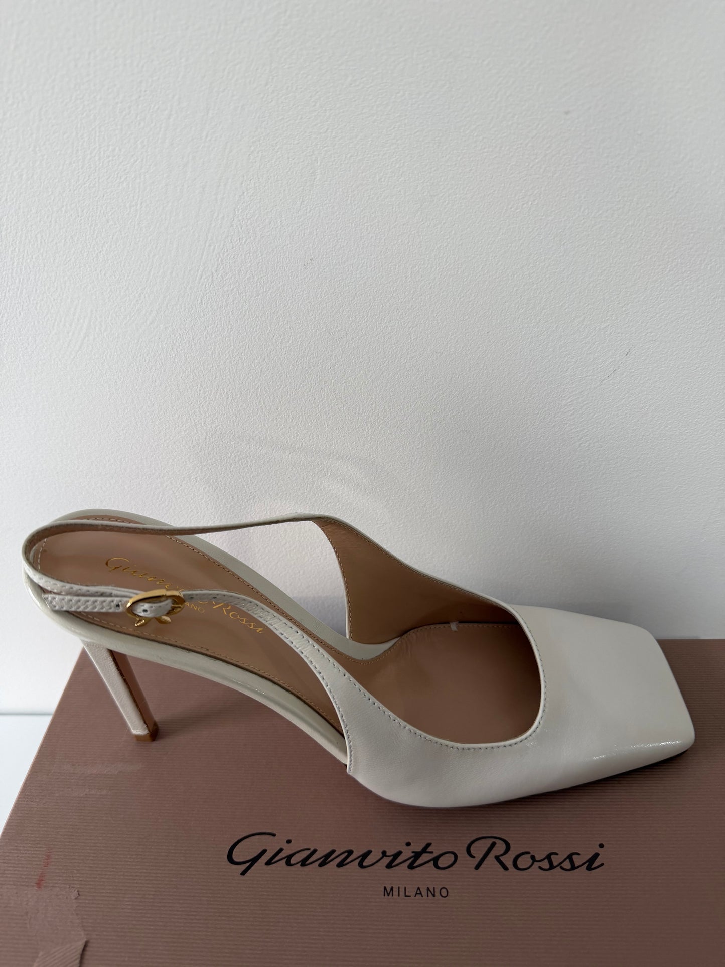 Pre-owned, White Gianvito Rossi Heels, Size 6 (39)