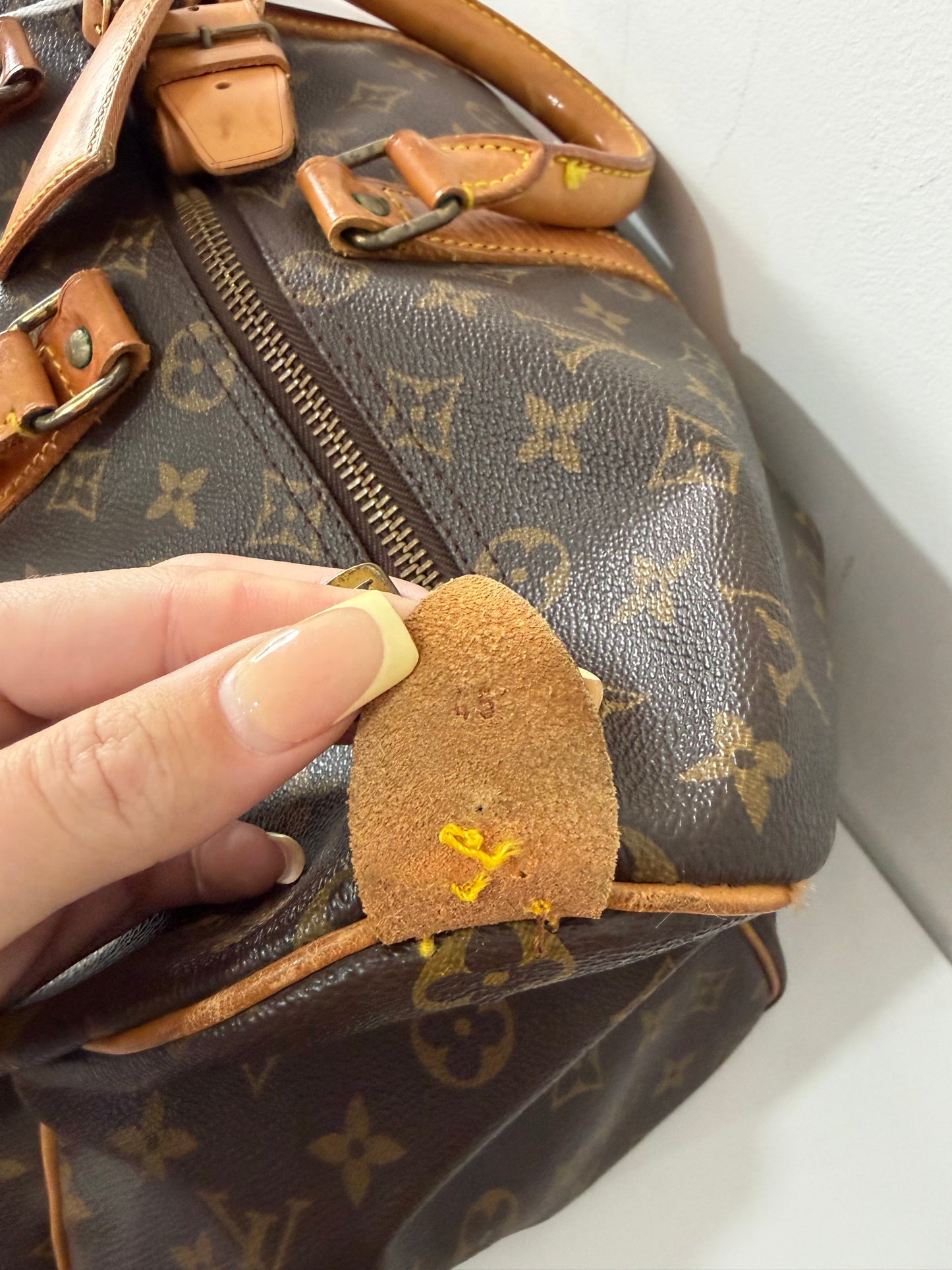 Pre-loved Monogram  Louis Vuitton Holdall, 45
