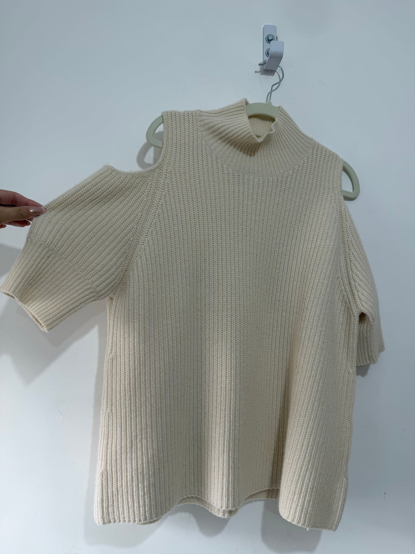 Preloved Zoe jordan Jumper Size S/M Cream