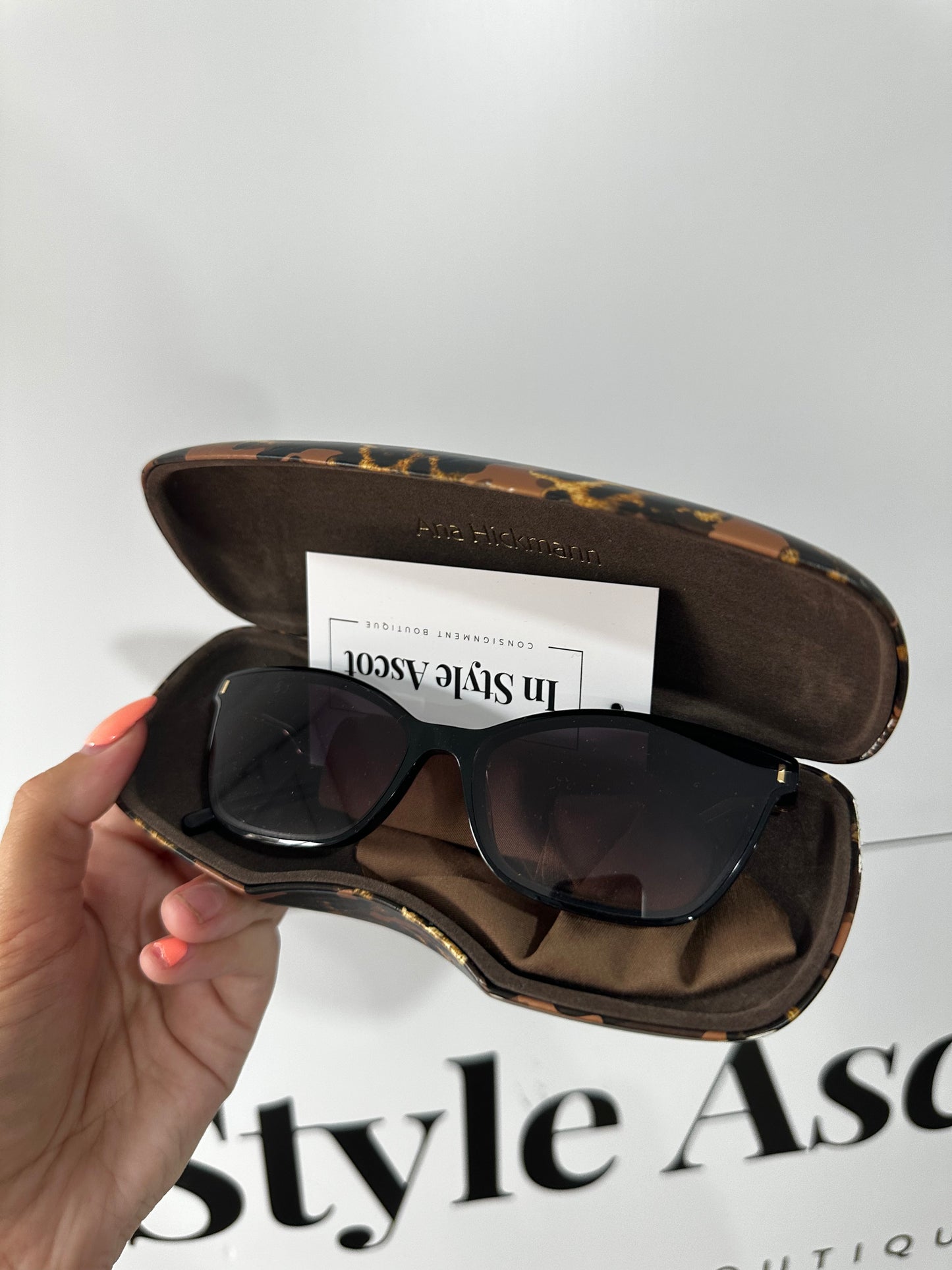 Black Ana hickmann Sunglasses