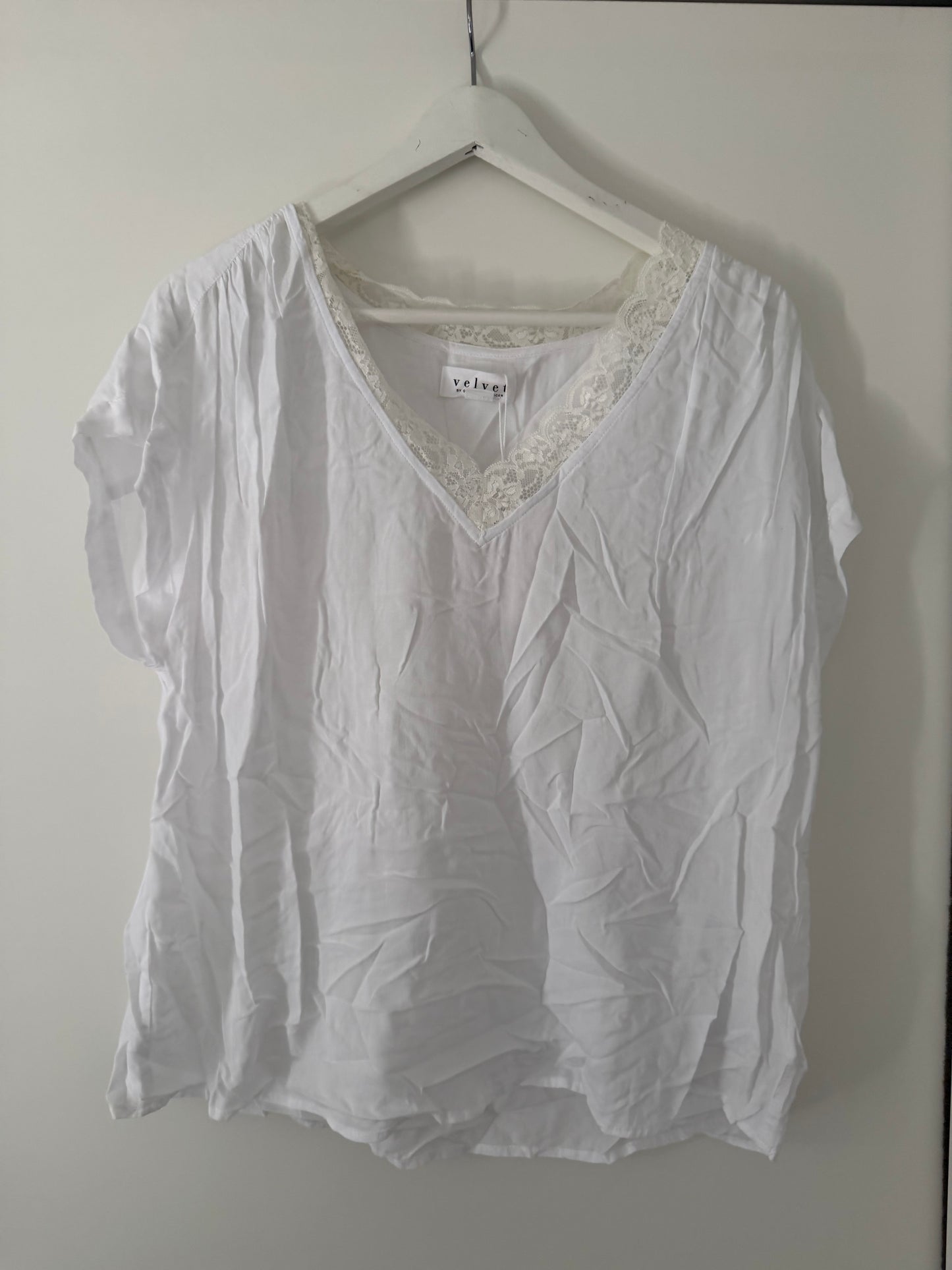Pre-Loved White Velvet by Graham & Spencer Top, XL