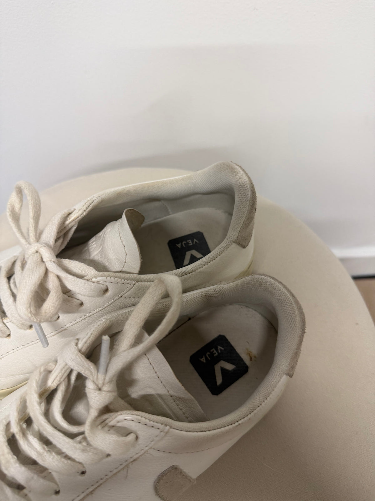 Preloved Veja Trainers Size 5 - 38 White