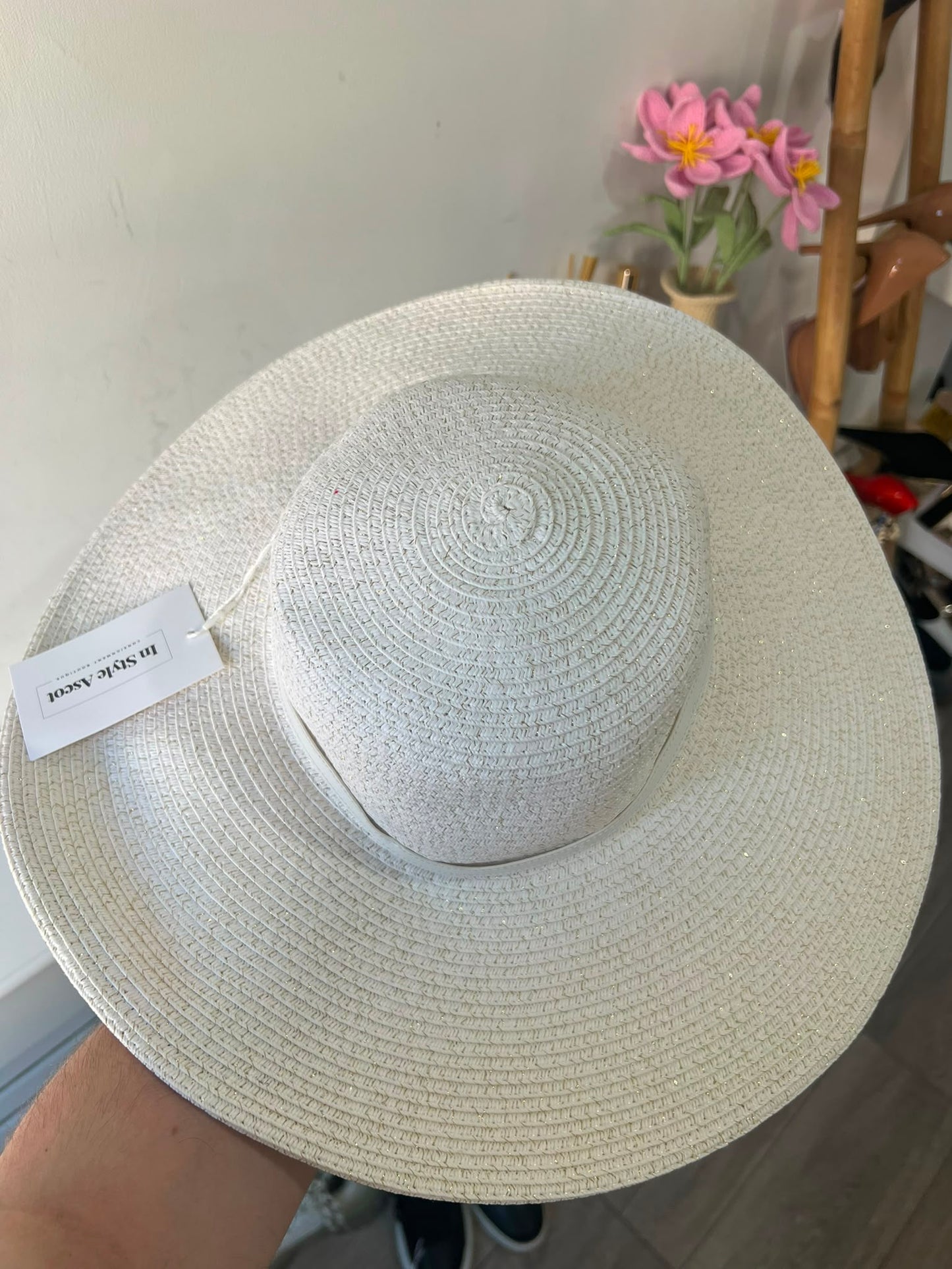 Preloved White Melissa Obabash Hat