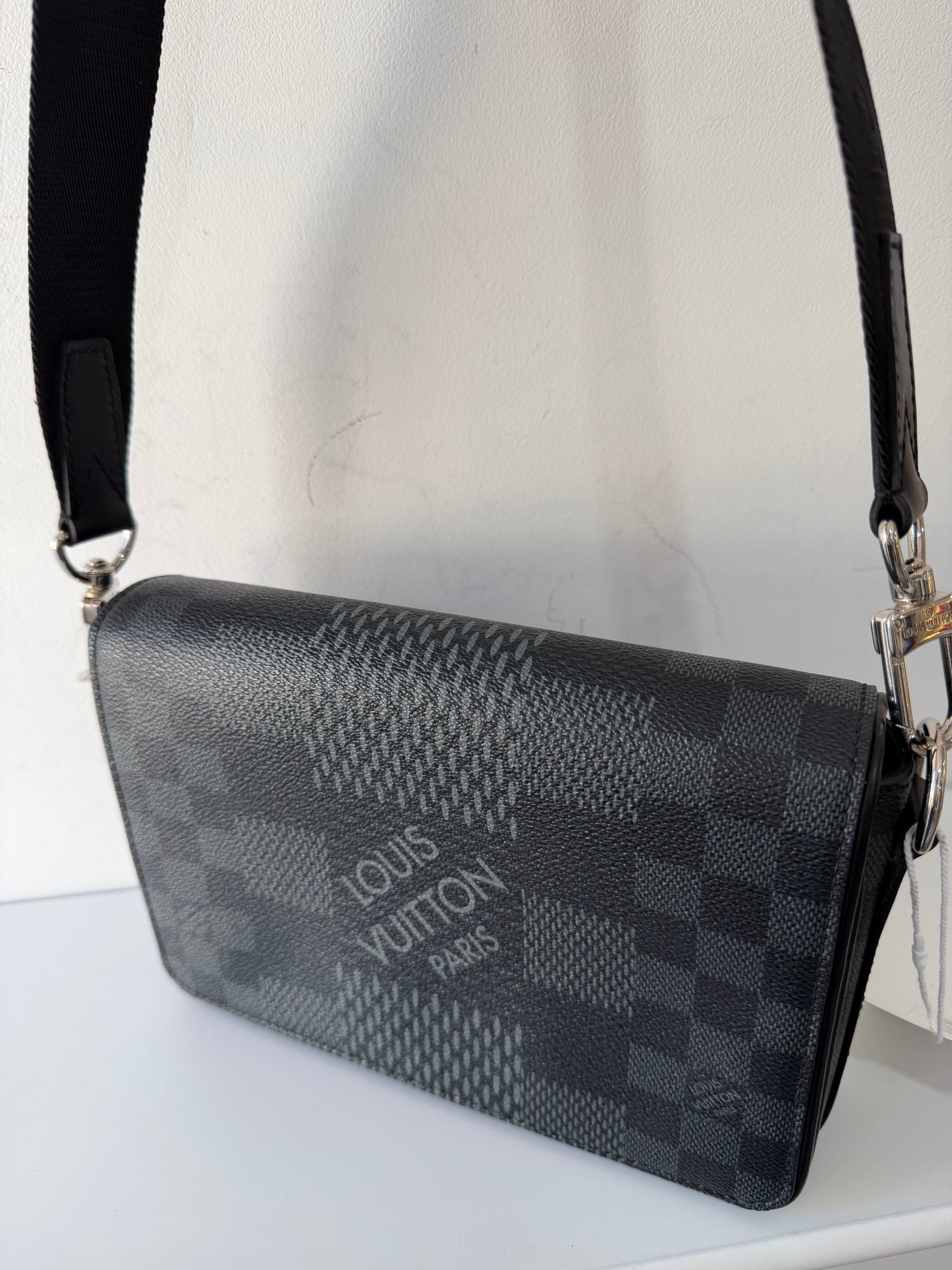 Preloved, Studio Messenger bag, Damier Graphite 3D Canvas Louis Vuitton Unisex Bag, 23.5 x 16 x 5.5 cm