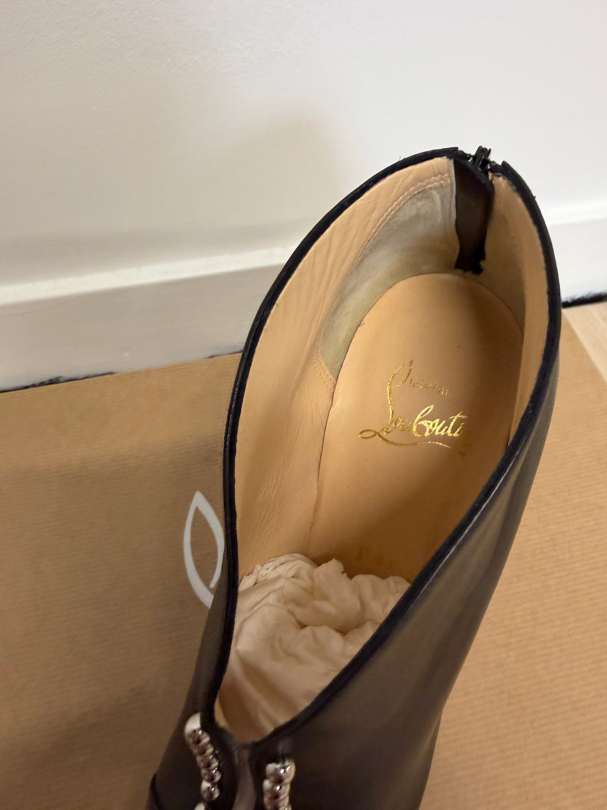 Preloved Christian Louboutin heels Size 5.5 Black with patent toe
