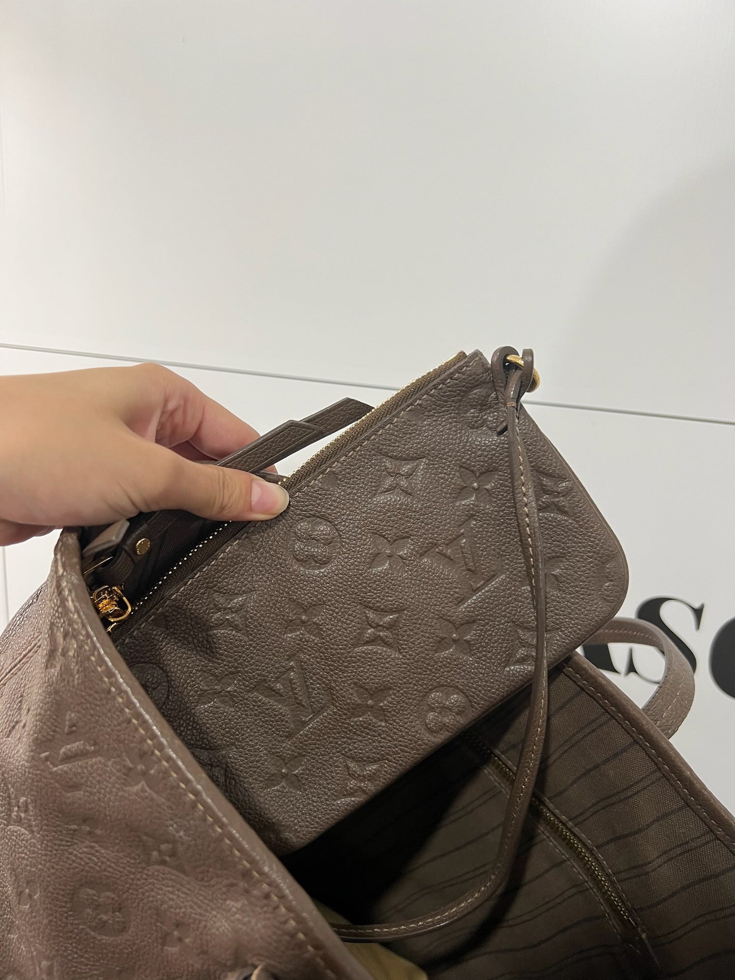 Grey Louis Vuitton St Germaine