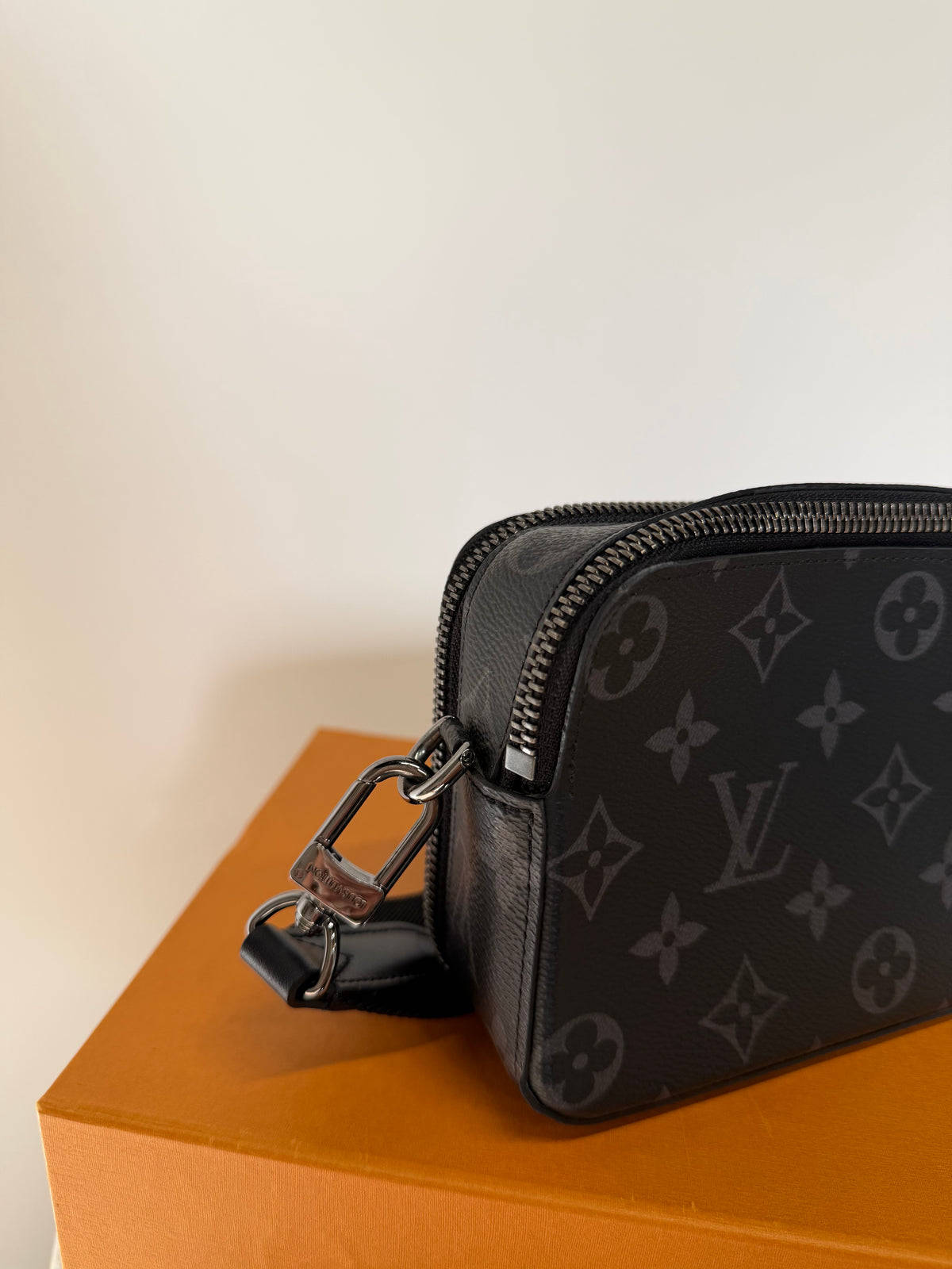 Preloved Louis Vuitton Handbag Preowned Black and White