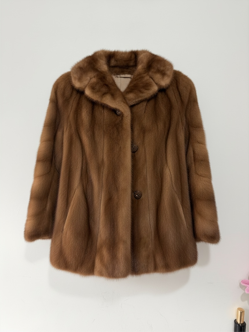 Preloved Mink Fur Coat Size S/M Brown