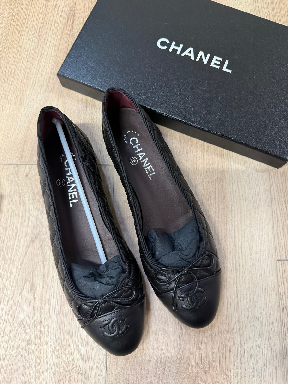Preloved Chanel Flats Size 7 Black (40)