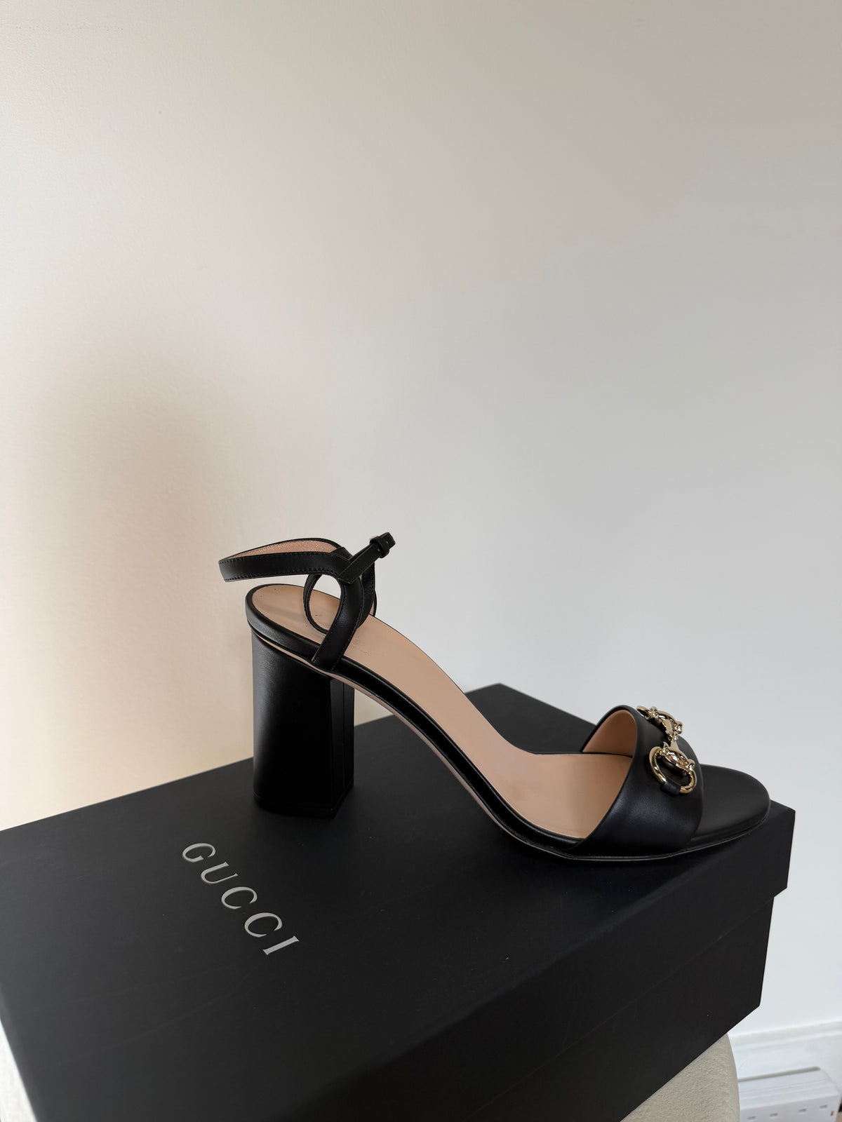 Preloved Gucci Shoes, Size 7 Black