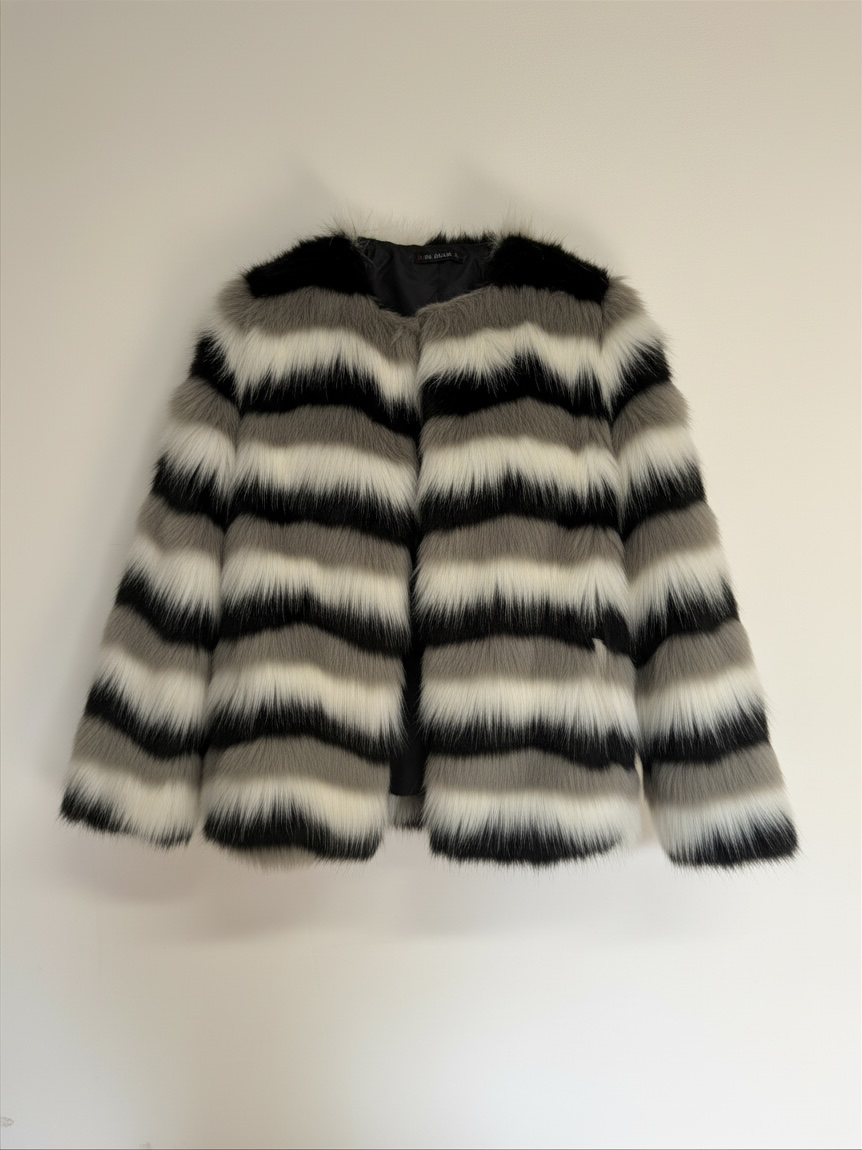 Preloved Faux Fur Coat White, grey and black, Size Small