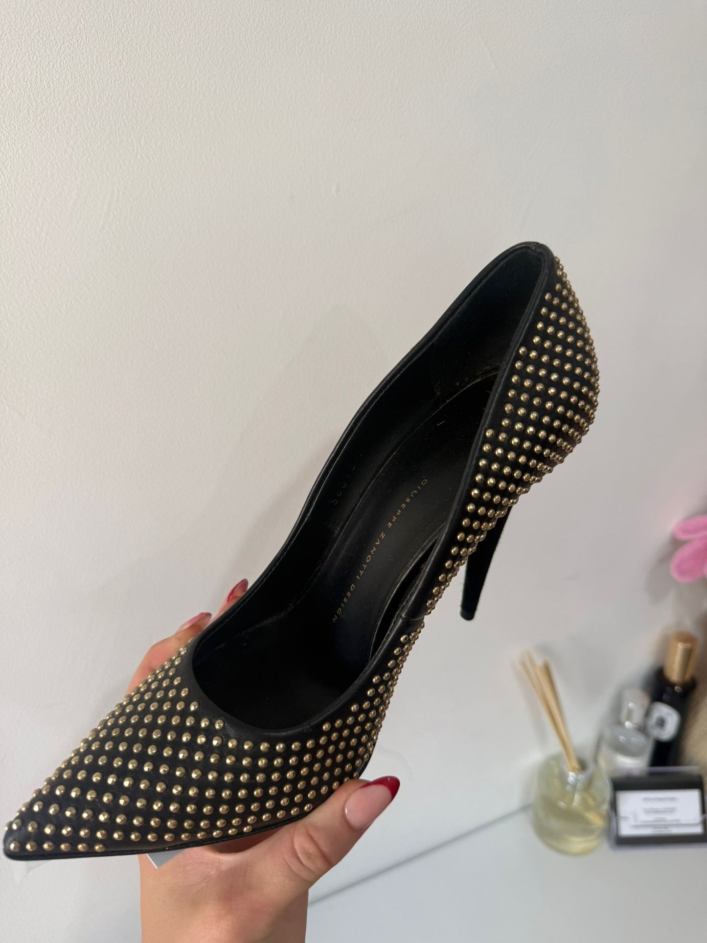 Preloved, Black and Gold Guiseppe Zanotti Heels, Size 6.5 (6)