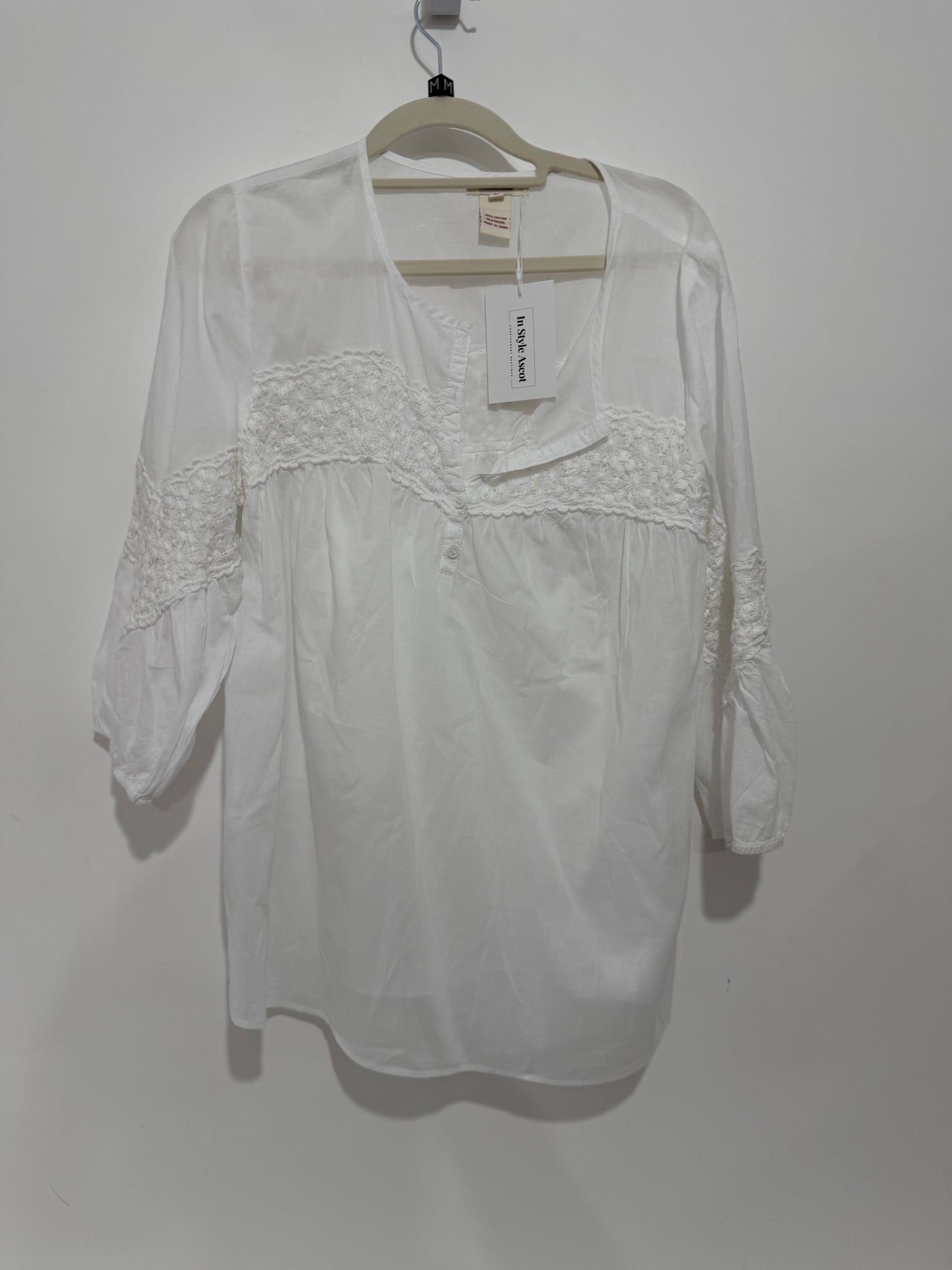 Pre-owned, White Sundance Blouse, Size M