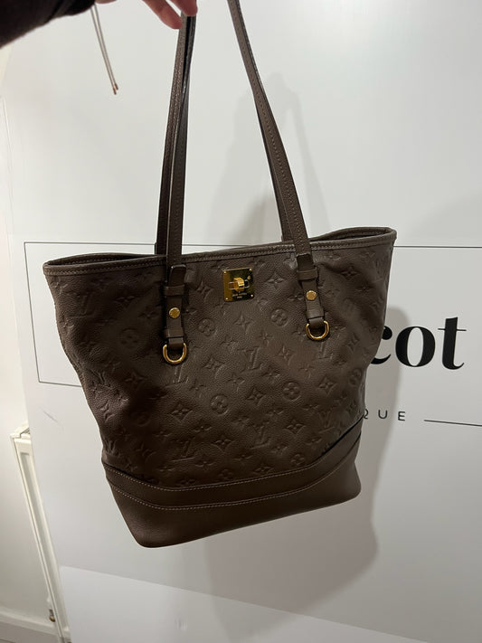 Grey Louis Vuitton St Germaine