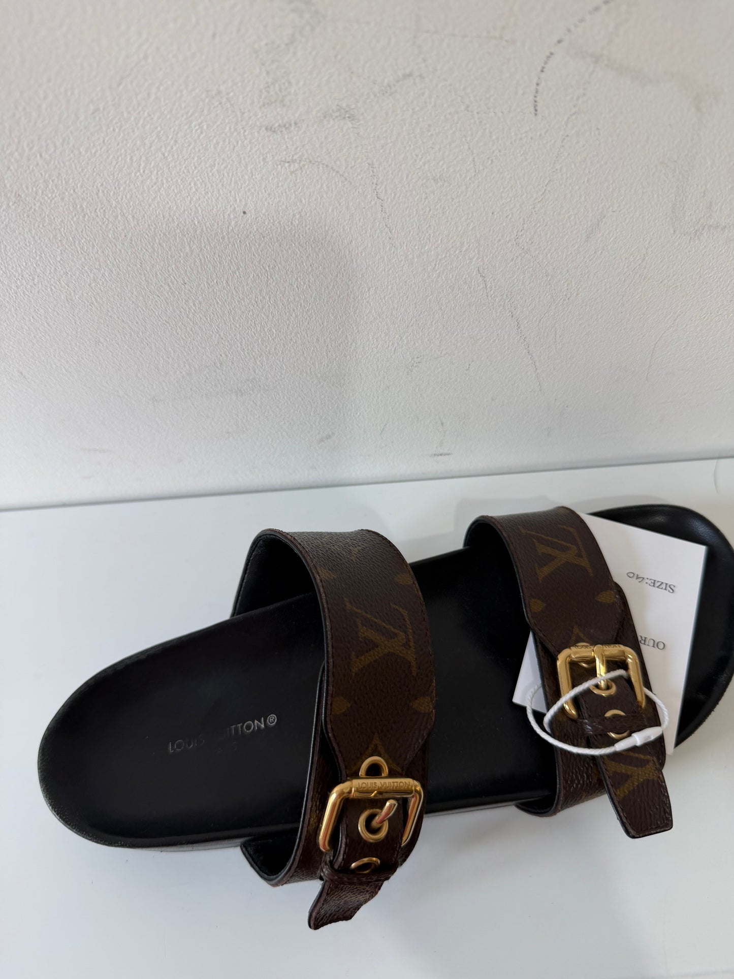 Preloved Black Louis Vuitton Sandals, Size 40