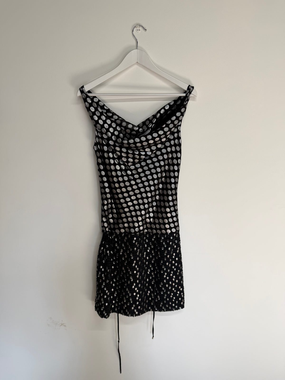 Preloved Diane Von Furstenburg Dress Size 6 - 8 Black and Silver