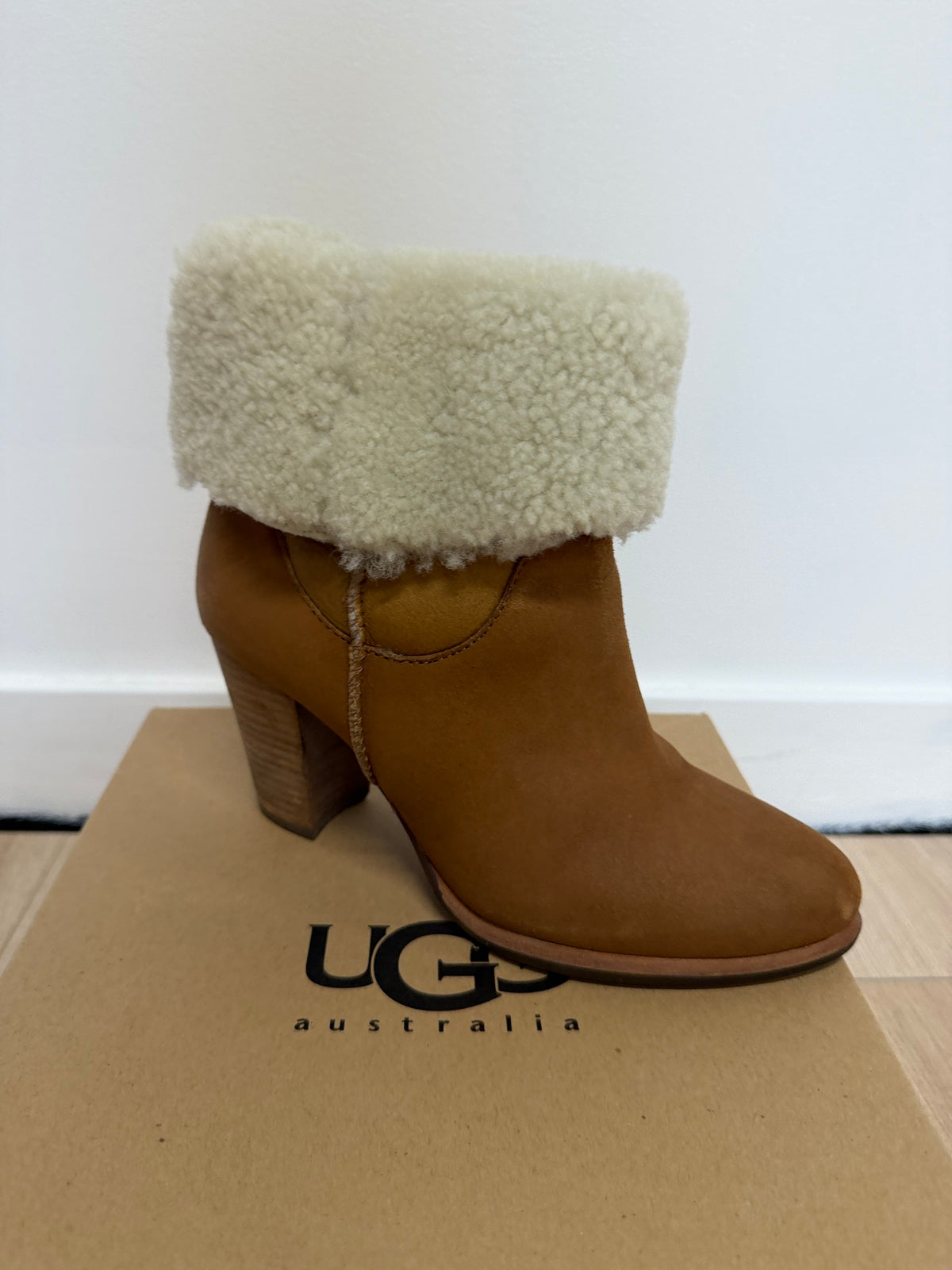 Preloved Ugg Shoes 4 Brown
