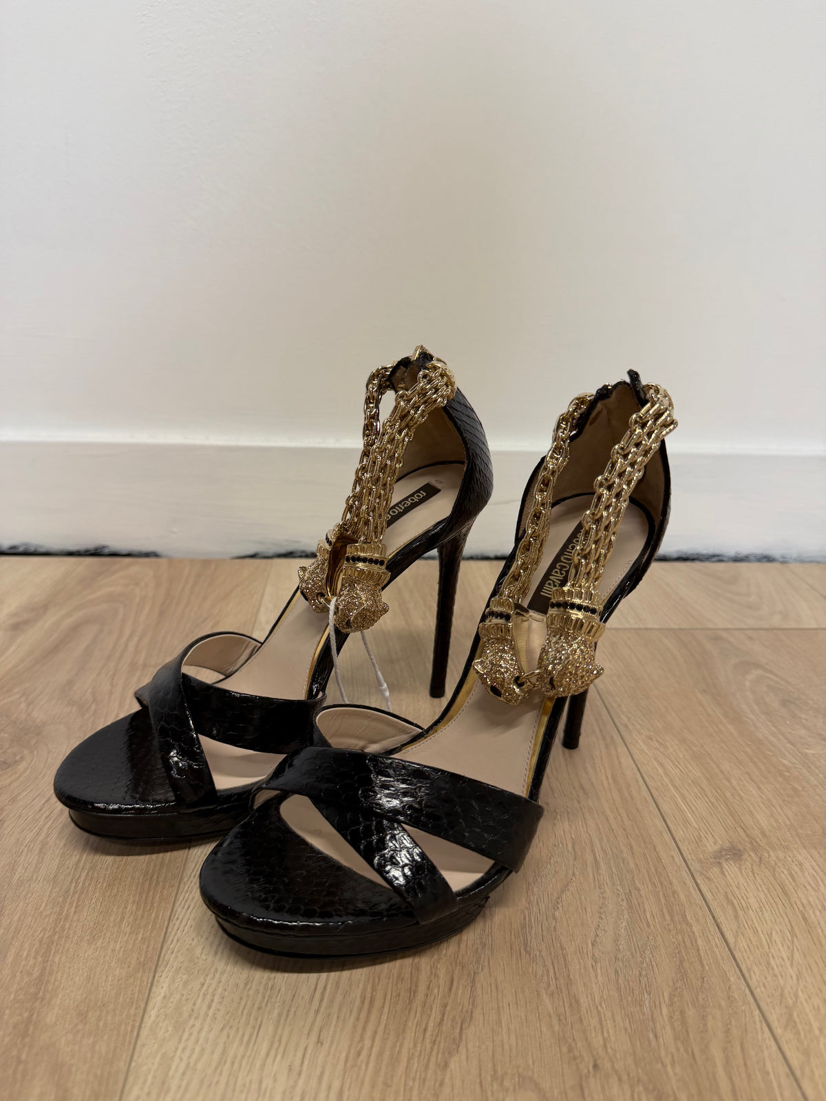 Preloved Roberto Cavalli Heels Size 4 Black