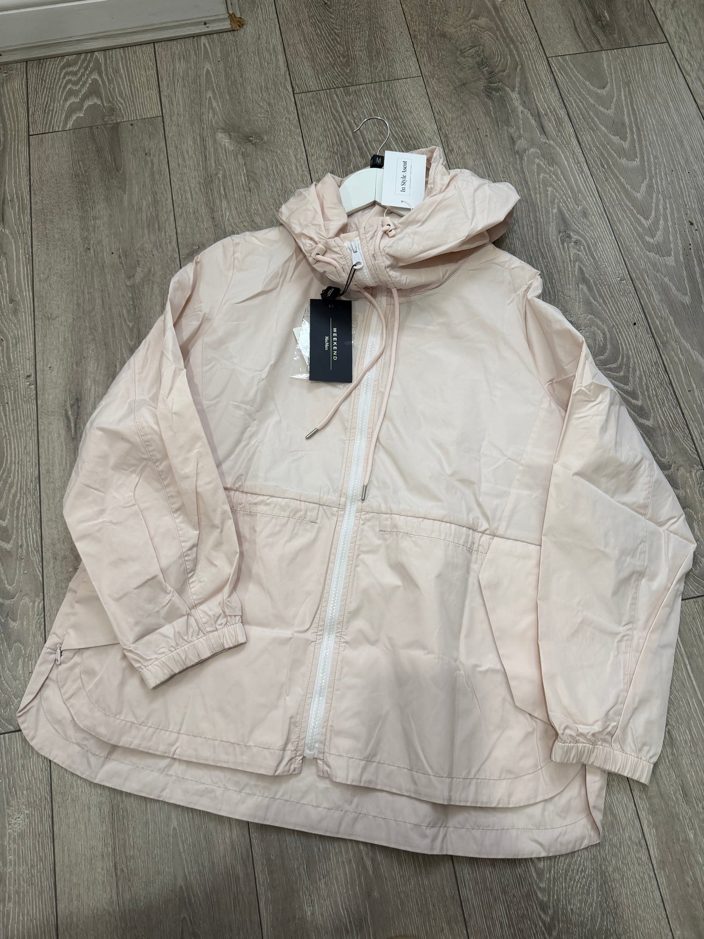 Light Pink Weekend MaxMara Raincoat Brand New, Size 8 but fits M