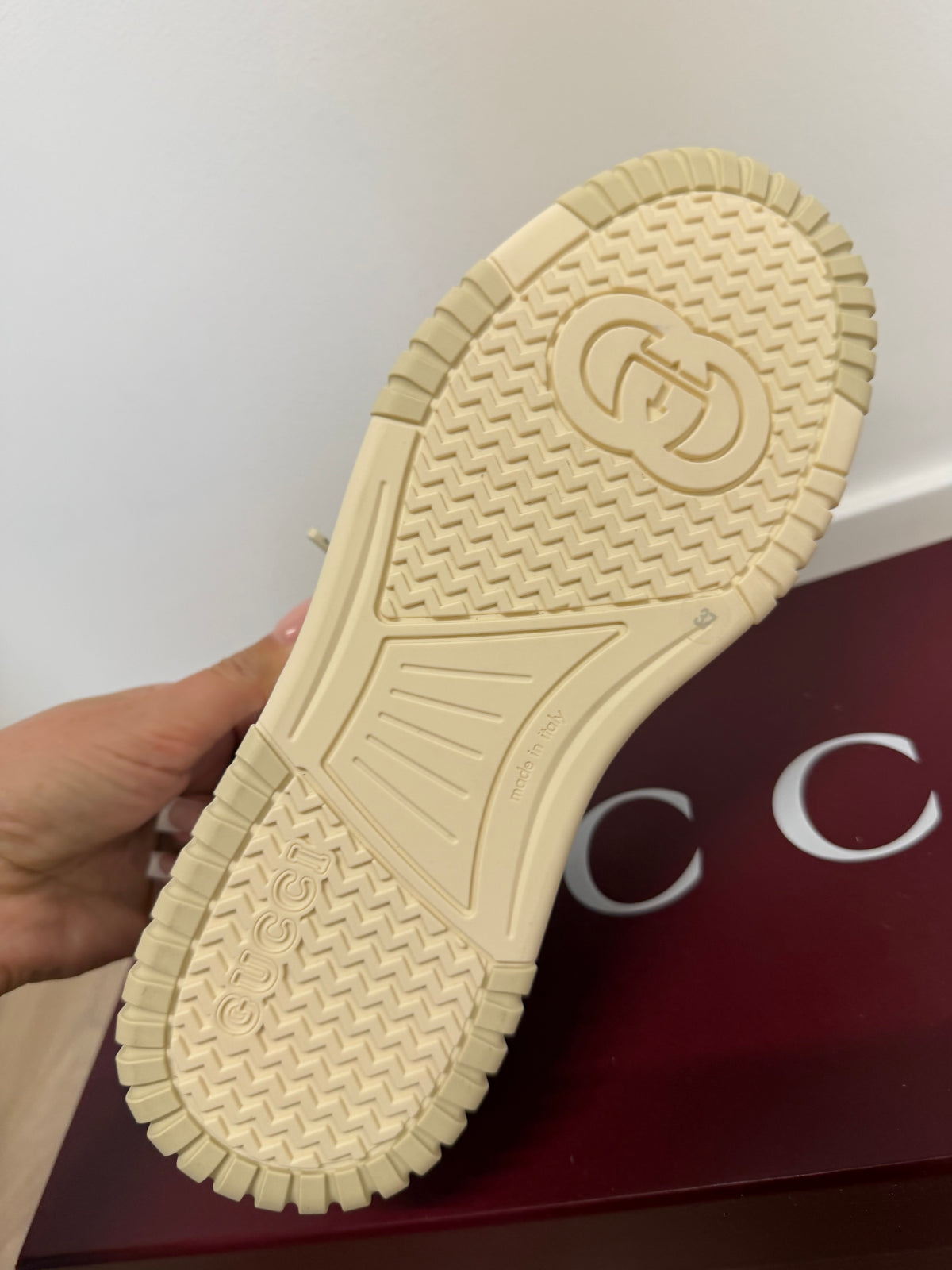 Preloved Gucci Trainers Size 37 UK 4 Cream, White with original logo
