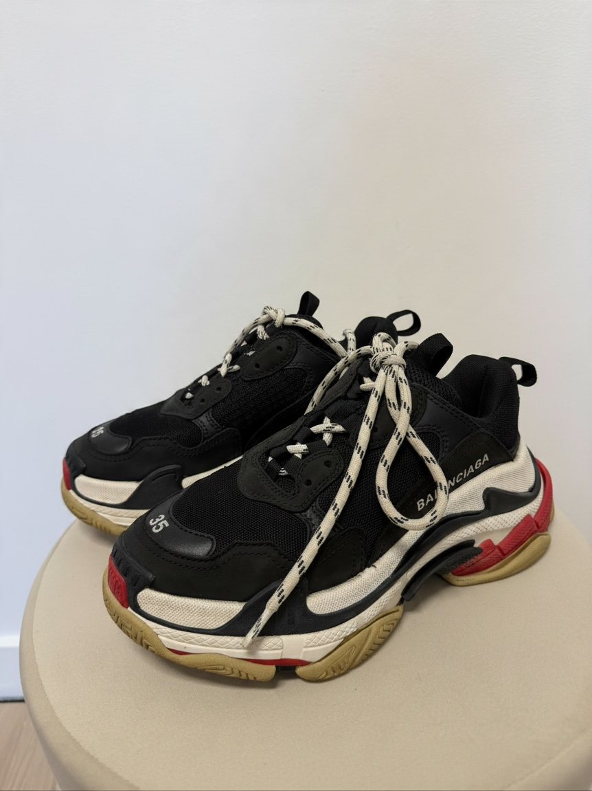 Preloved Balenciaga Trainers Size 36 - UK 3 Black and White