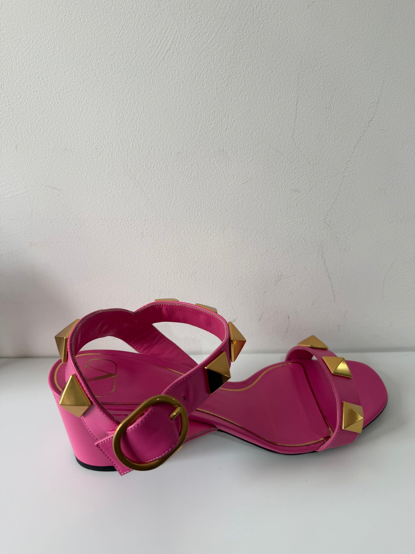 Preloved, Pink with Gold hardware  Valentino Garavani Heels, Size 39 - UK 6