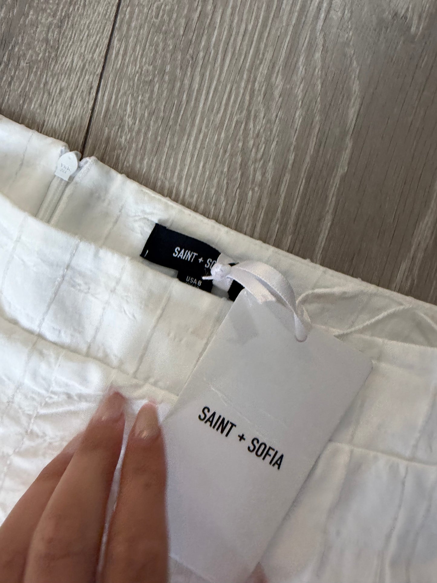 Preloved BRAND NEW Saint + Sofia Skirt Size 12 White