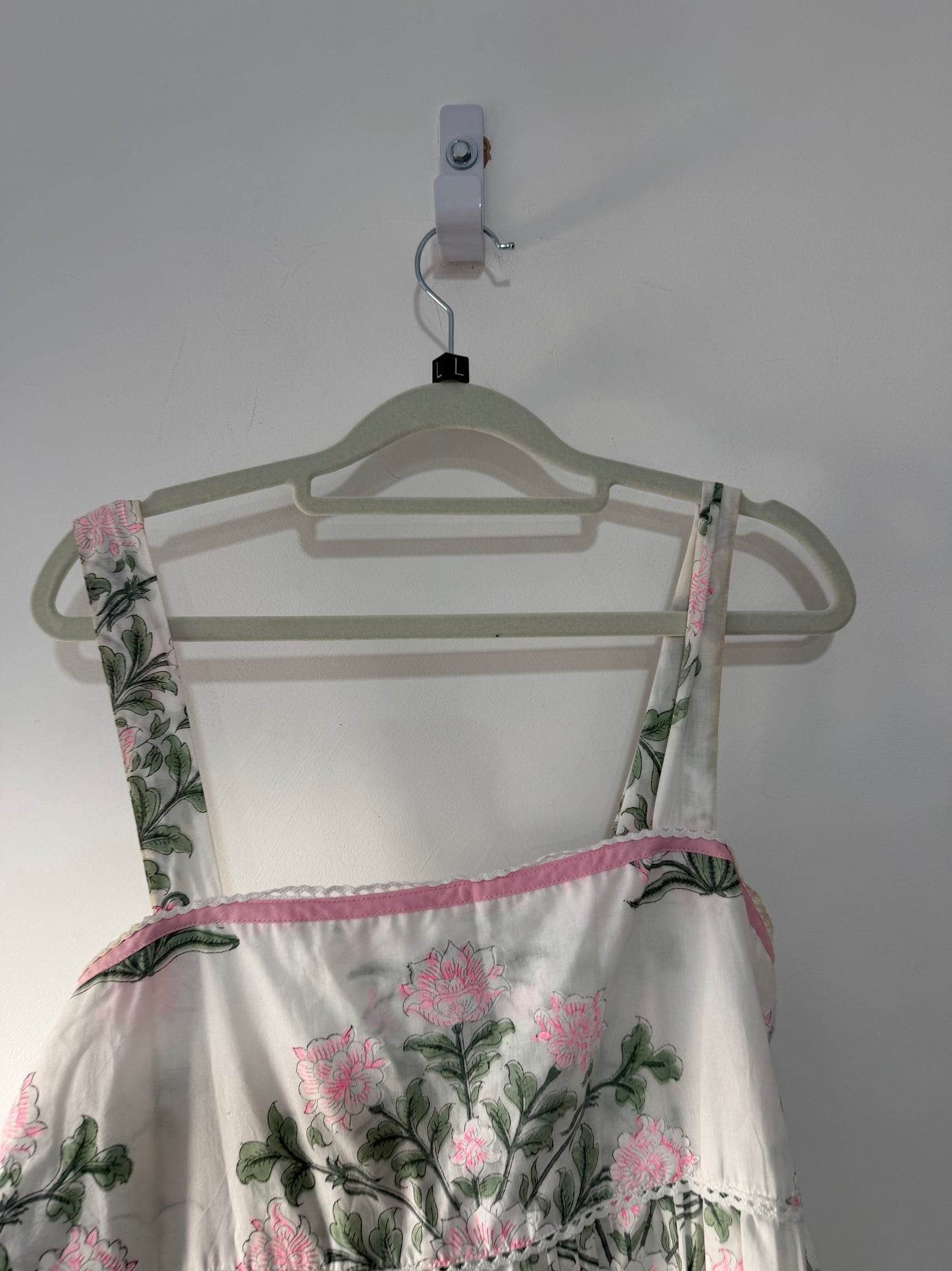 Preloved Juliet dunn London Dress Size 3 12-14 White and Pink