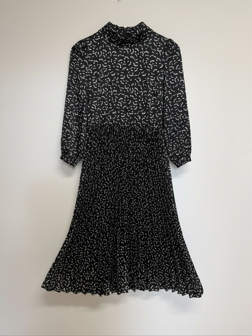 Preloved M&S Dress Size 6 Black Pattern