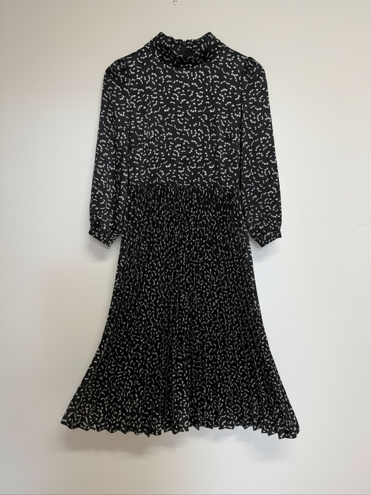 Preloved M&S Dress Size 6 Black Pattern