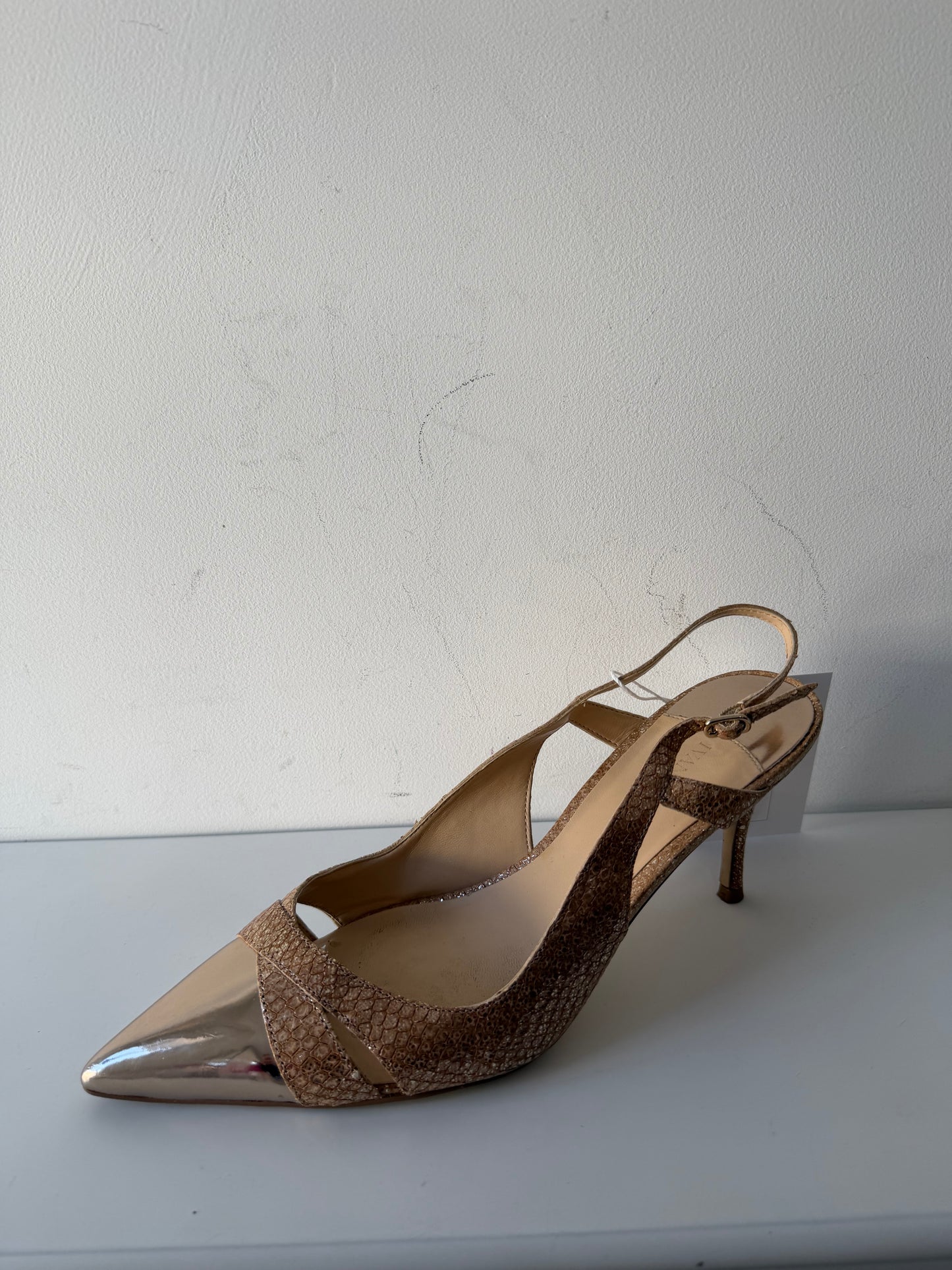 Preloved Ivanka Trump Heels Size 41 - UK 7.5/8 Gold