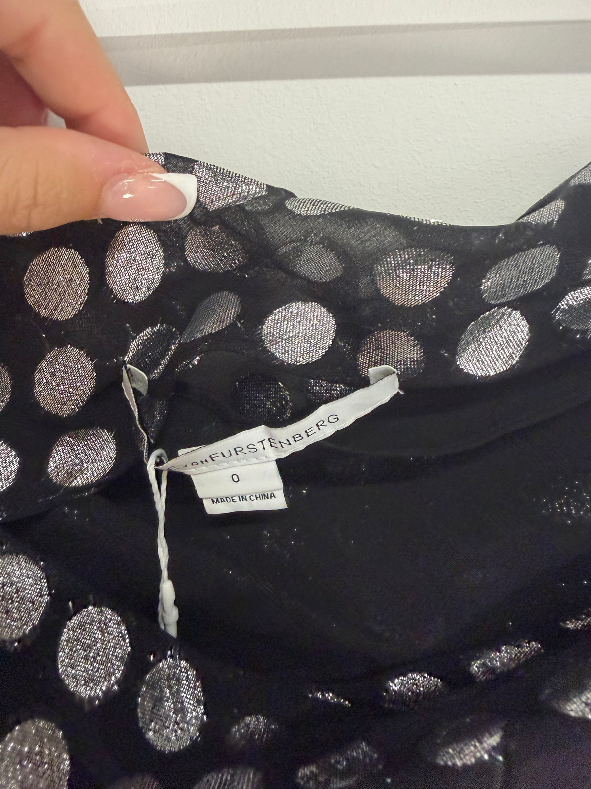 Preloved Diane Von Furstenburg Dress Size 6 - 8 Black and Silver