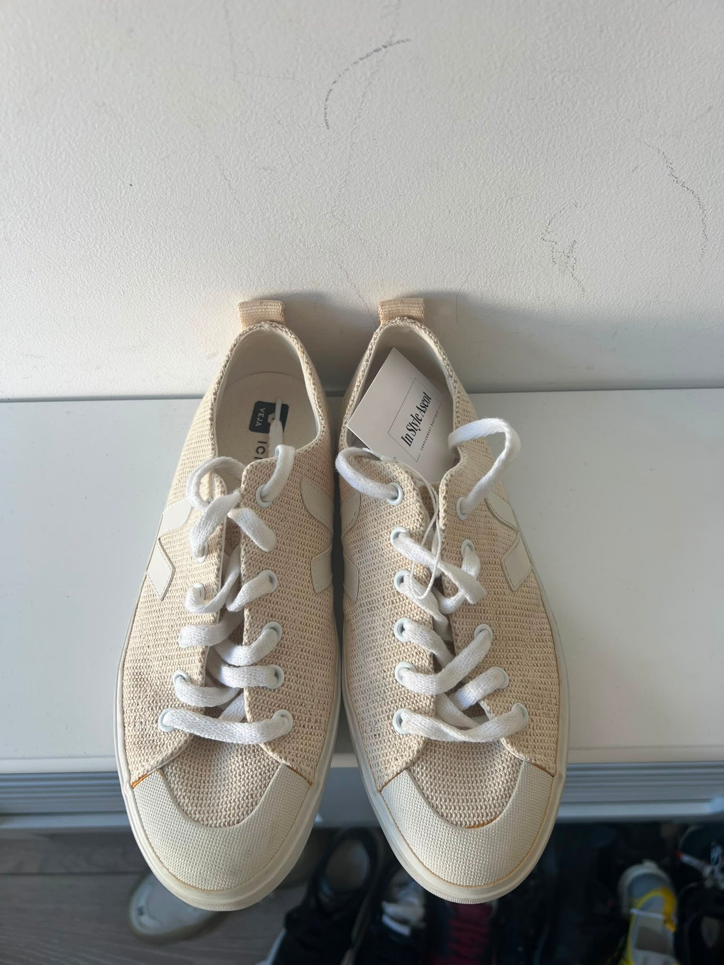 Pre-loved Cream Vejas Trainers, 5