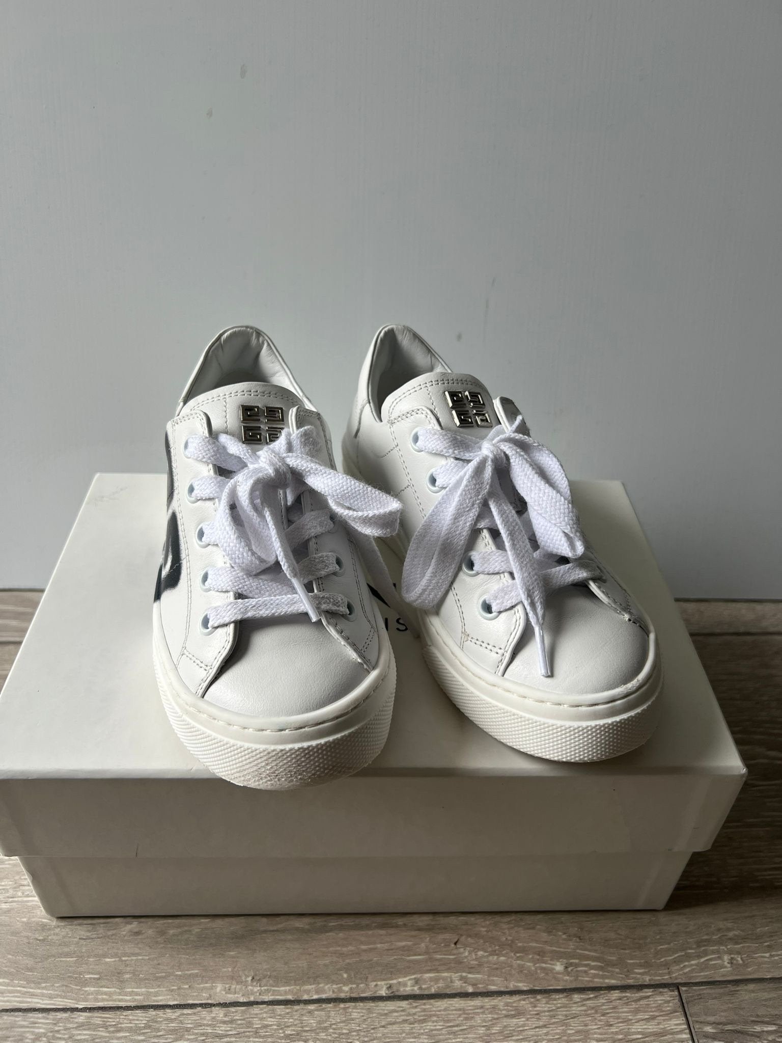 Givenchy Kids Trainers - Age 5/6