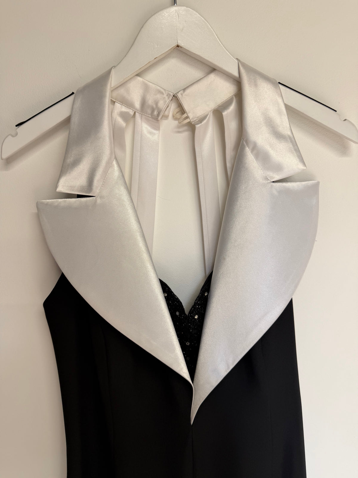 Preloved Ever Beauty Dress Size 14 Black and White