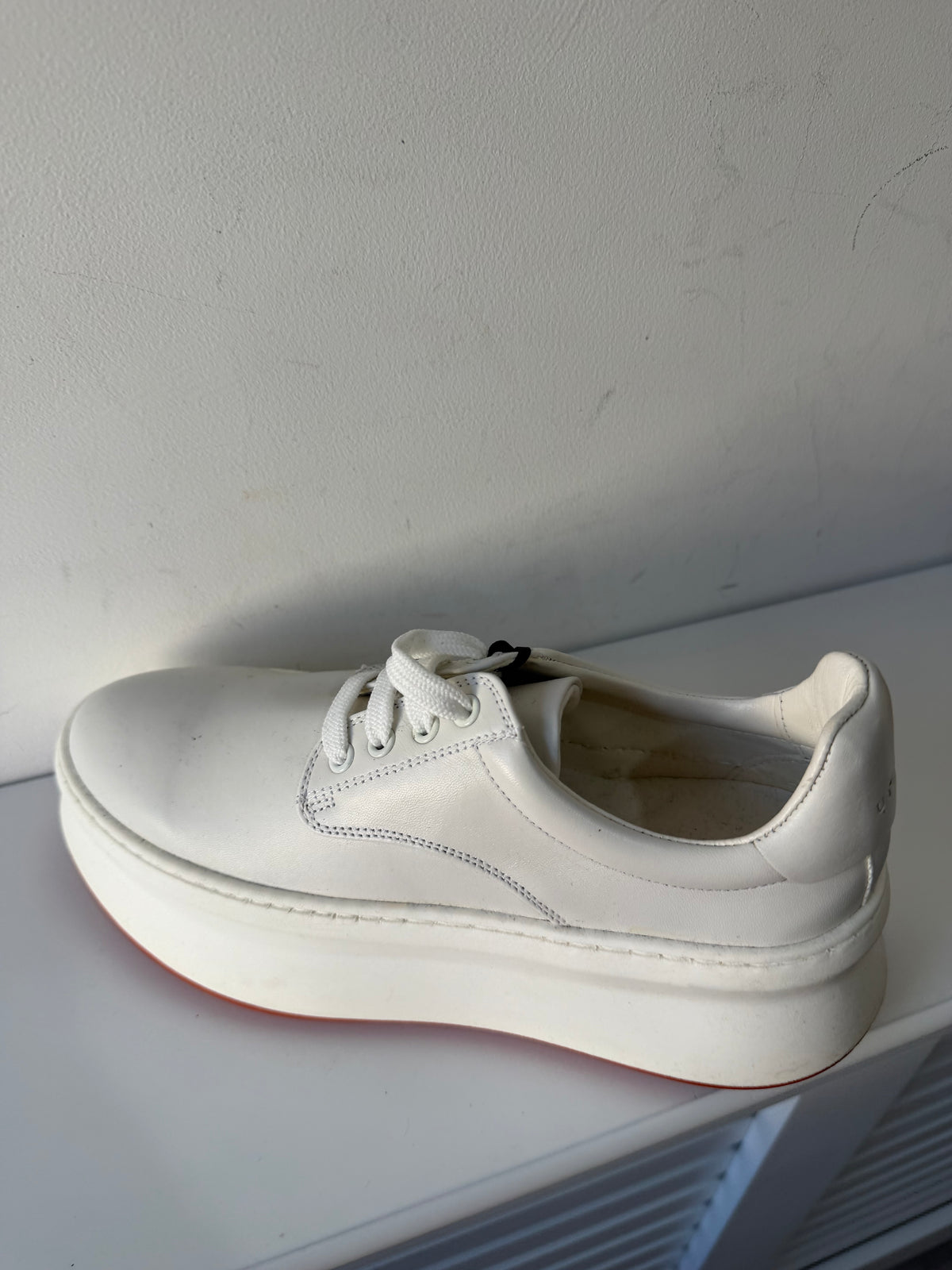 Preloved, White leather  Uterque Sneakers Trainers, Size 38 - UK 5