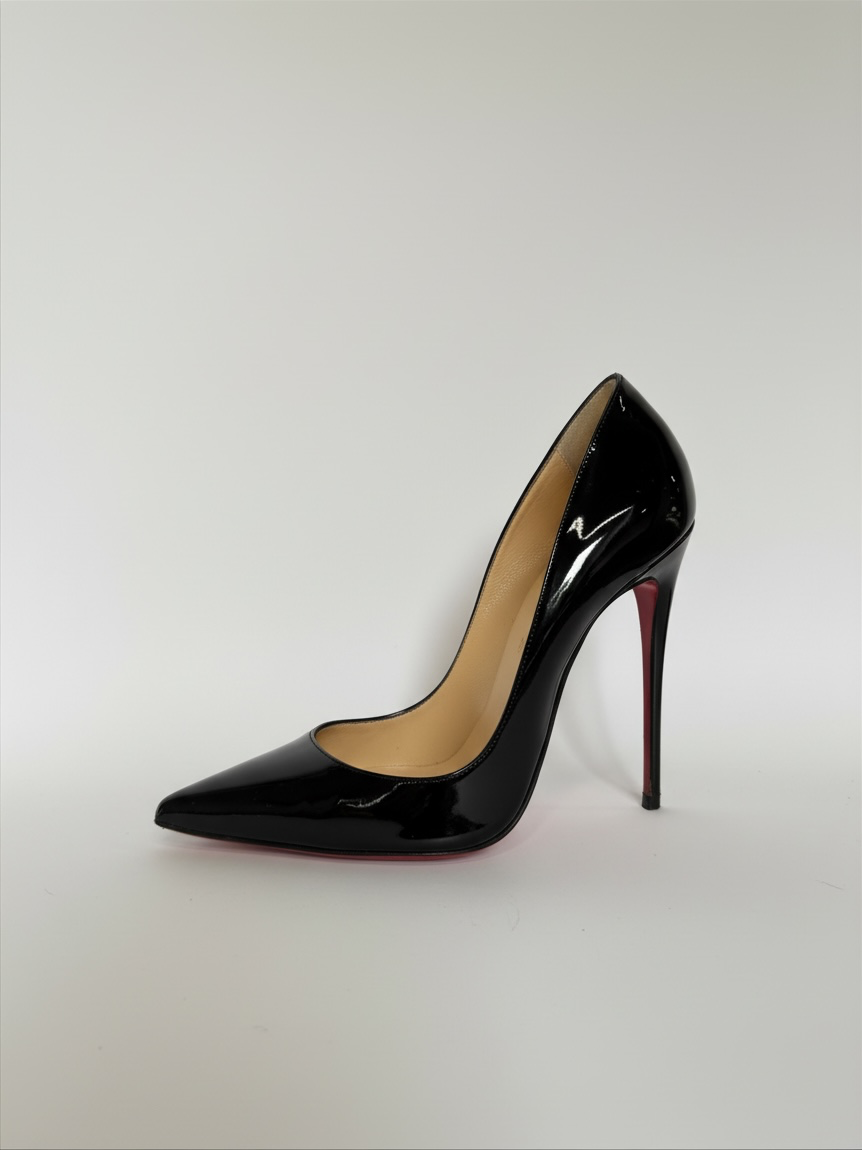 Preloved Christian Louboutin Shoes, Size 6 Black