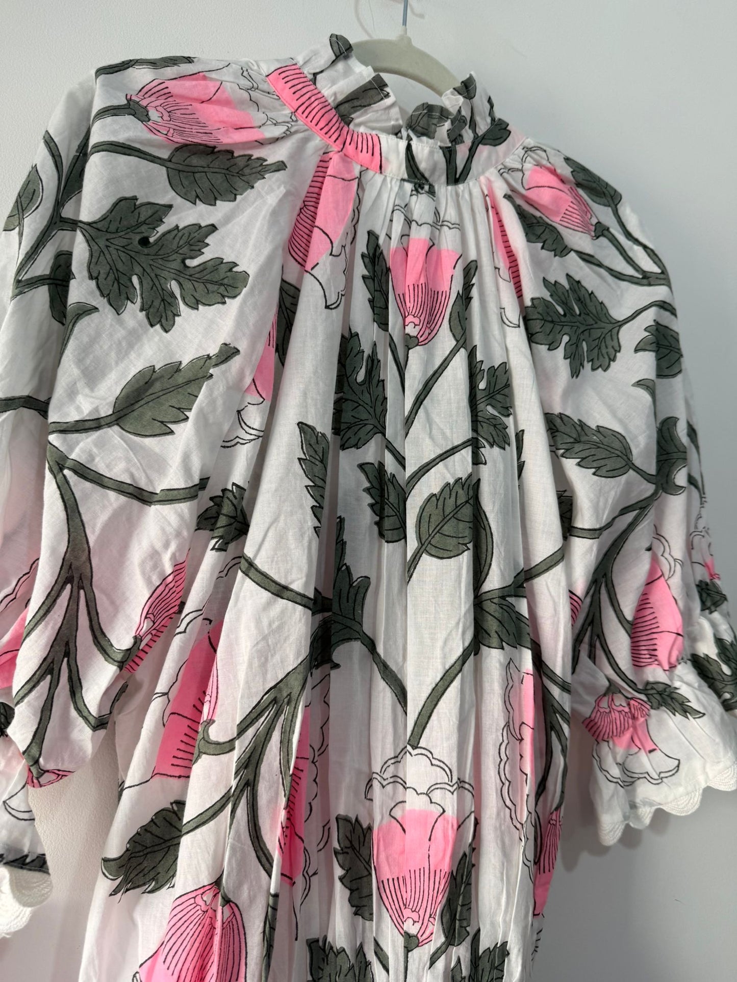 Pre-loved White Floral Juliet Dunn Dress, M, BNWT