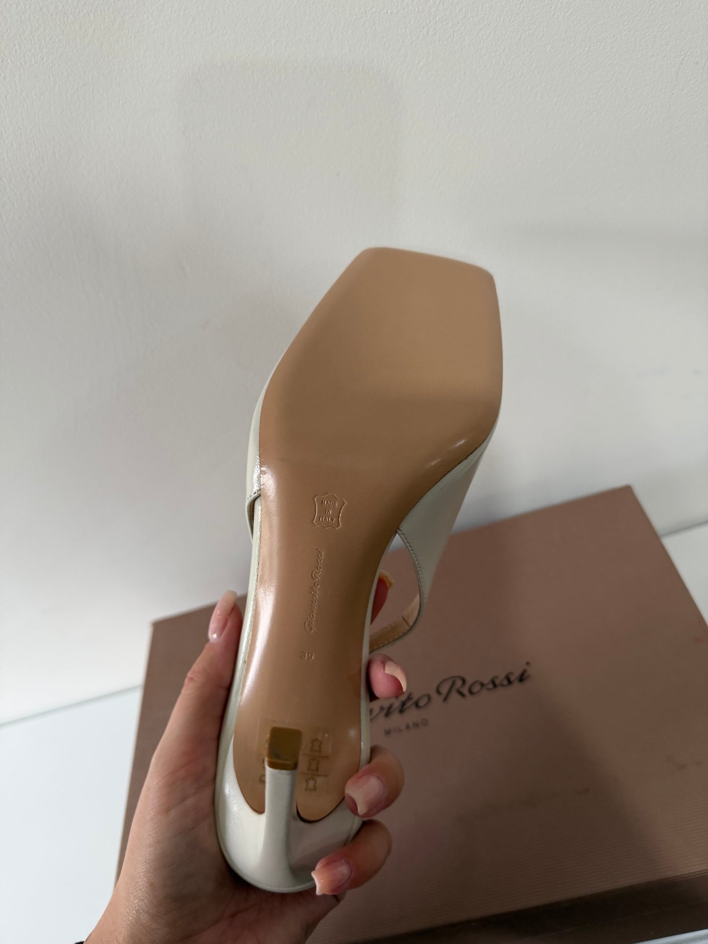 Pre-owned, White Gianvito Rossi Heels, Size 6 (39)