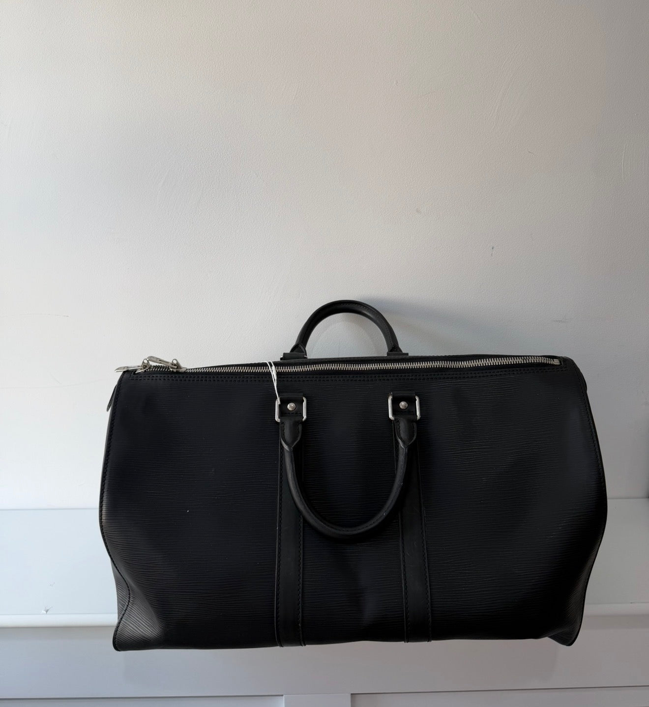 Pre-loved epi leather black Louis Vuitton Keepall Duffle, Size 45