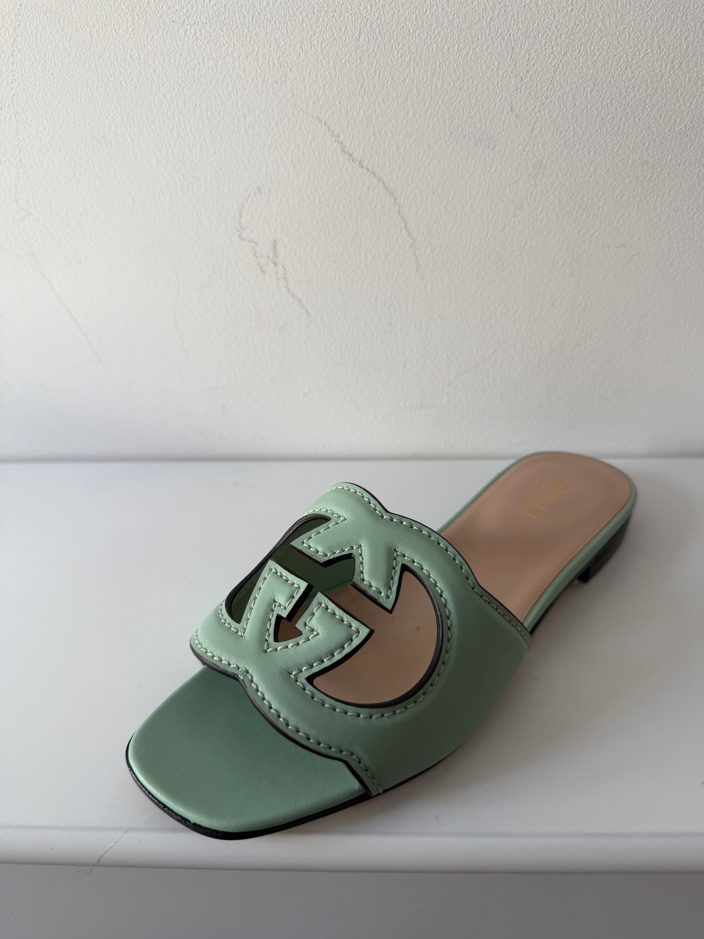 Pre-owned, NEW, Green Gucci Flats, Size 34.5 (UK 2.5)