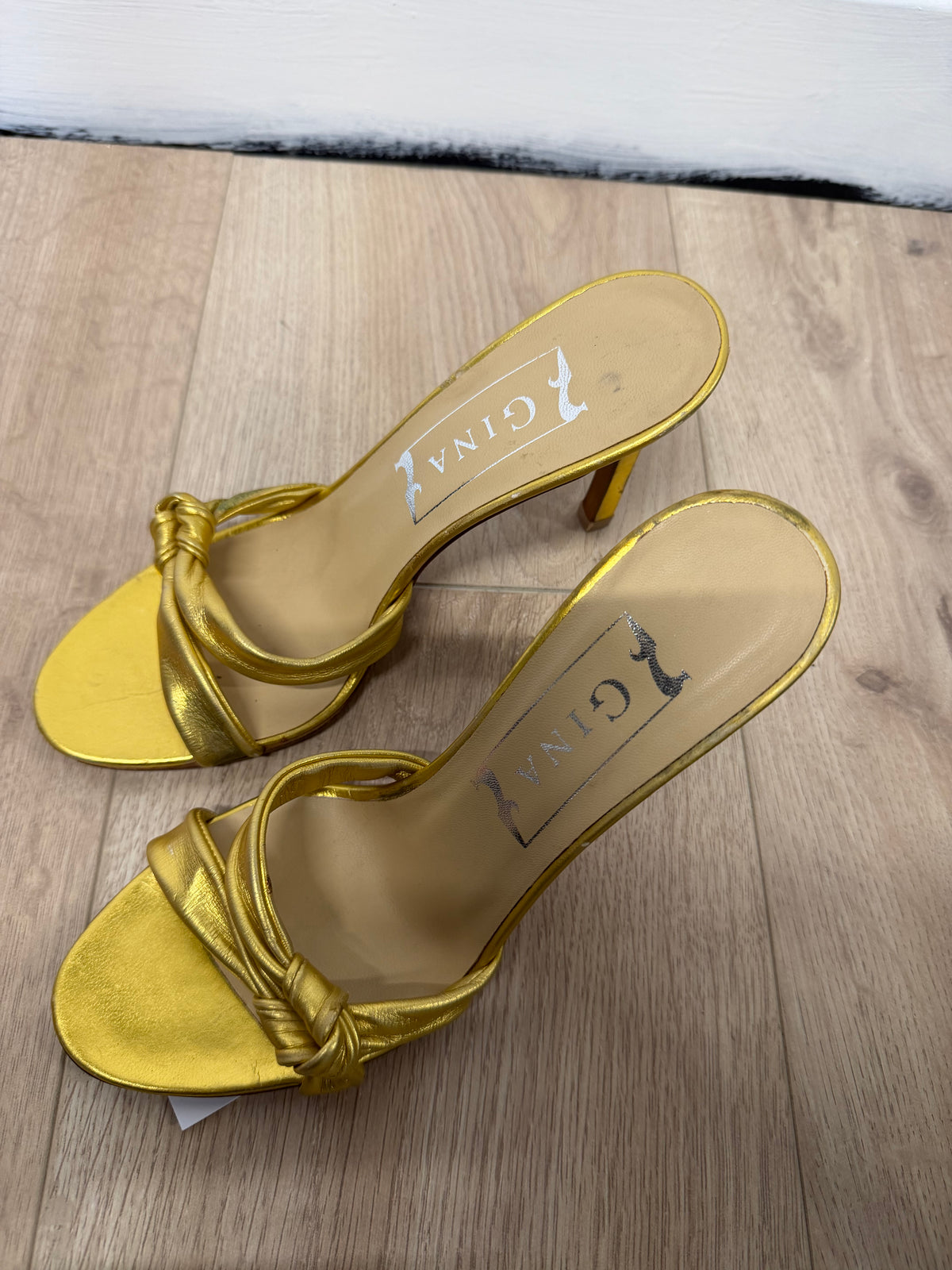 Preloved Vintage Gina Heels Size 37 UK 4 Gold