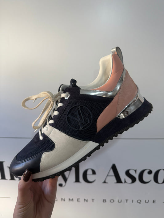 Navy and pink Louis Vuitton Trainers, Size 7/40