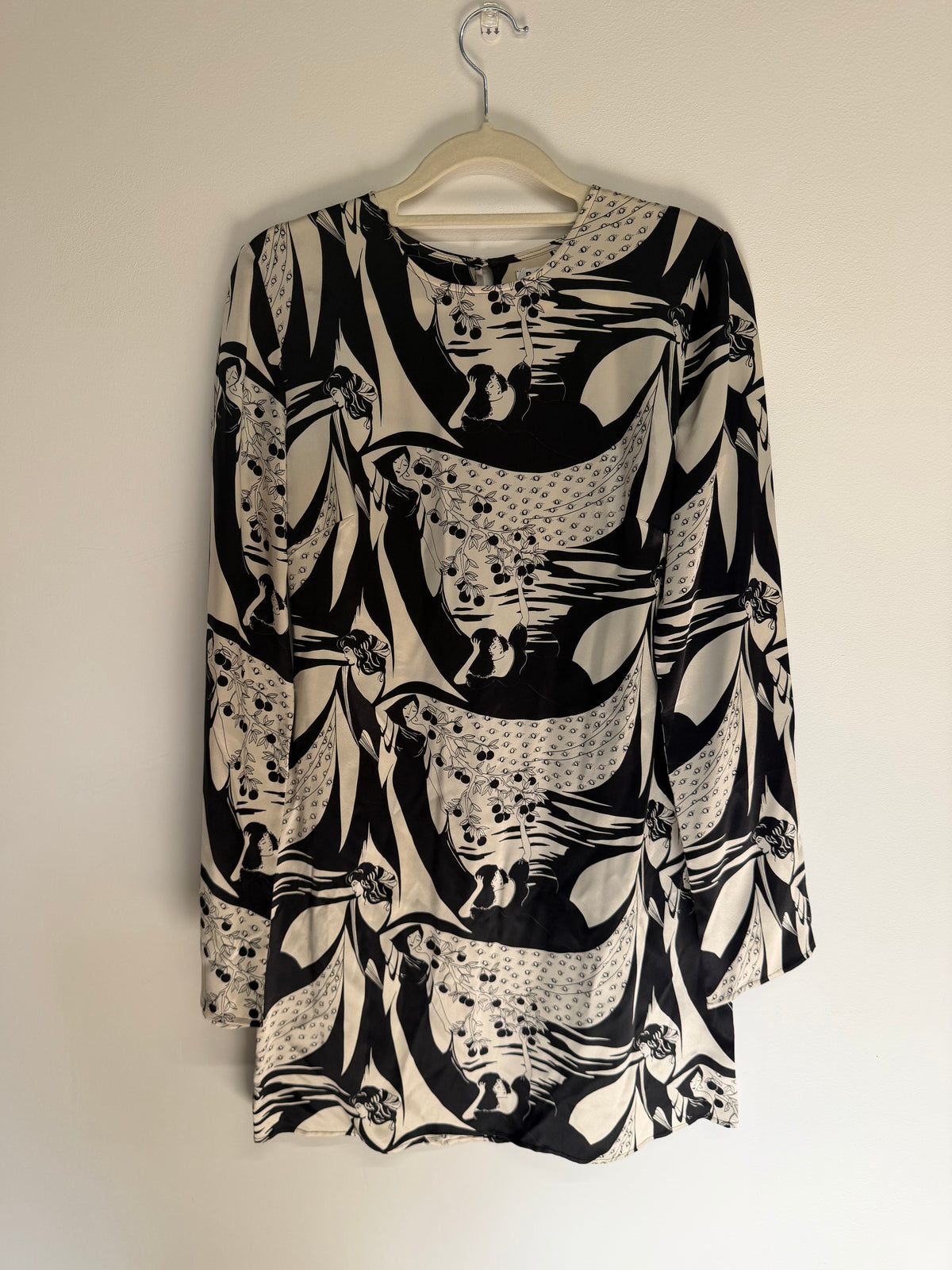 Preloved Reformation Dress Size 10 Black and White