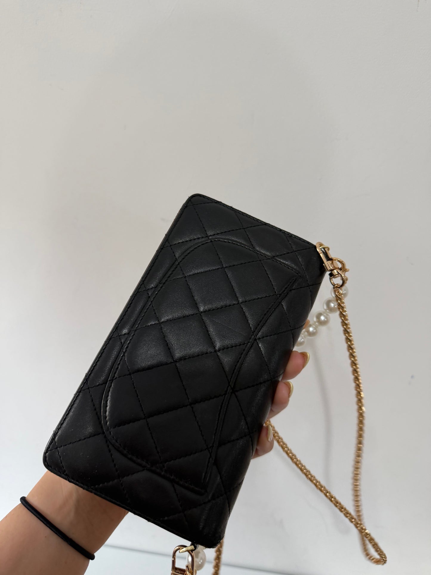 Pre-Owned, Chanel Wallet with a replacement chain (Non-Chanel)